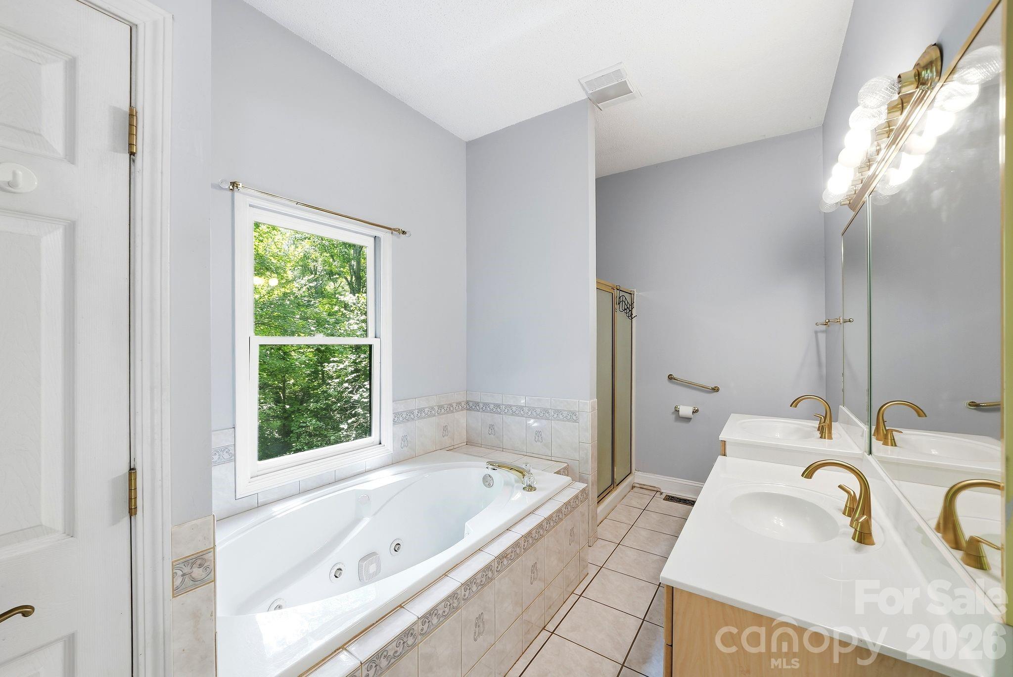 Single Family Residence at 721 Canterbury Road, Kings Mountain, photo 14 of 48