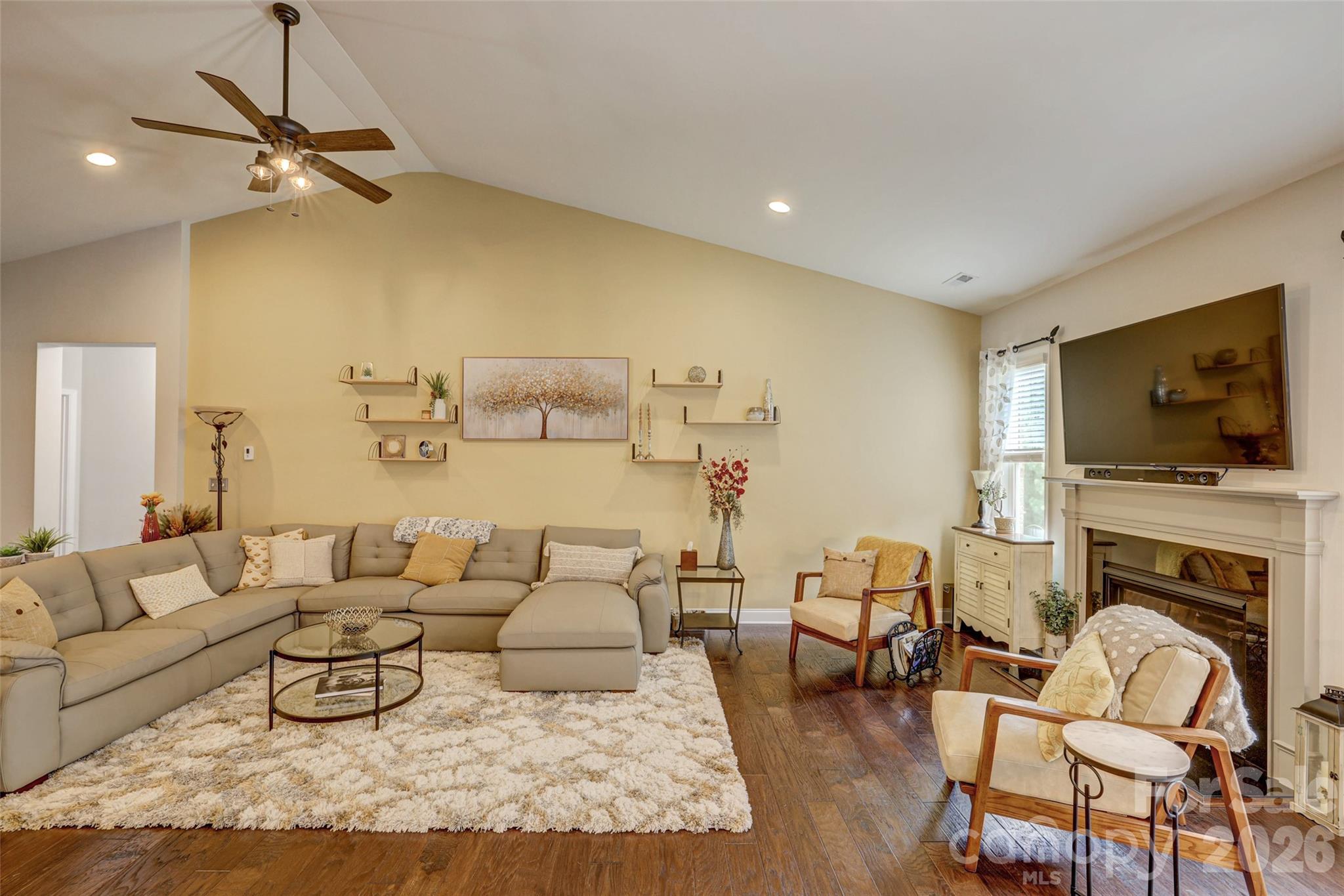 Single Family Residence at 2084 Fuera Road, York, photo 11 of 46