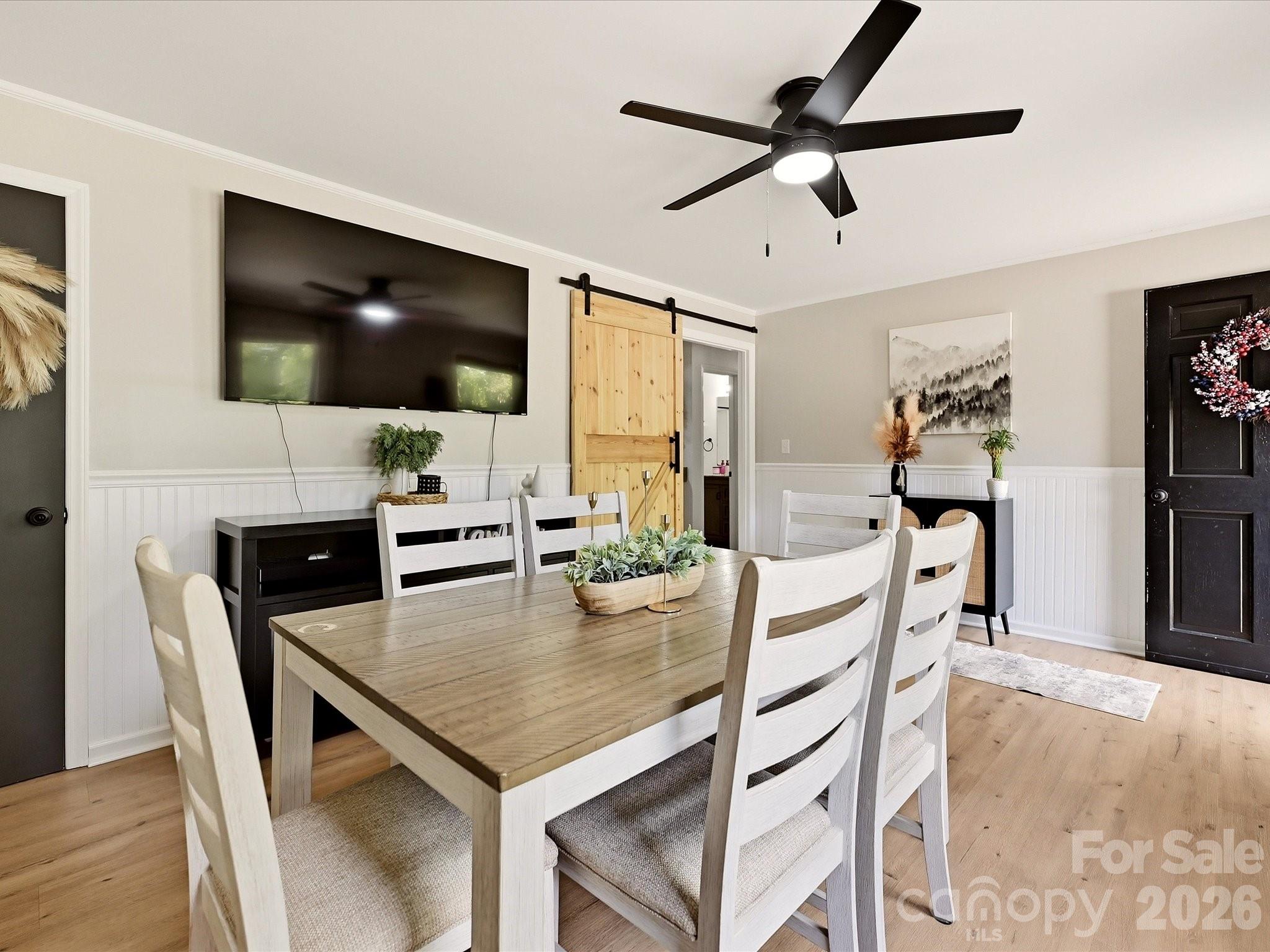 Single Family Residence at 513 Paradise Circle, Belmont, photo 6 of 50