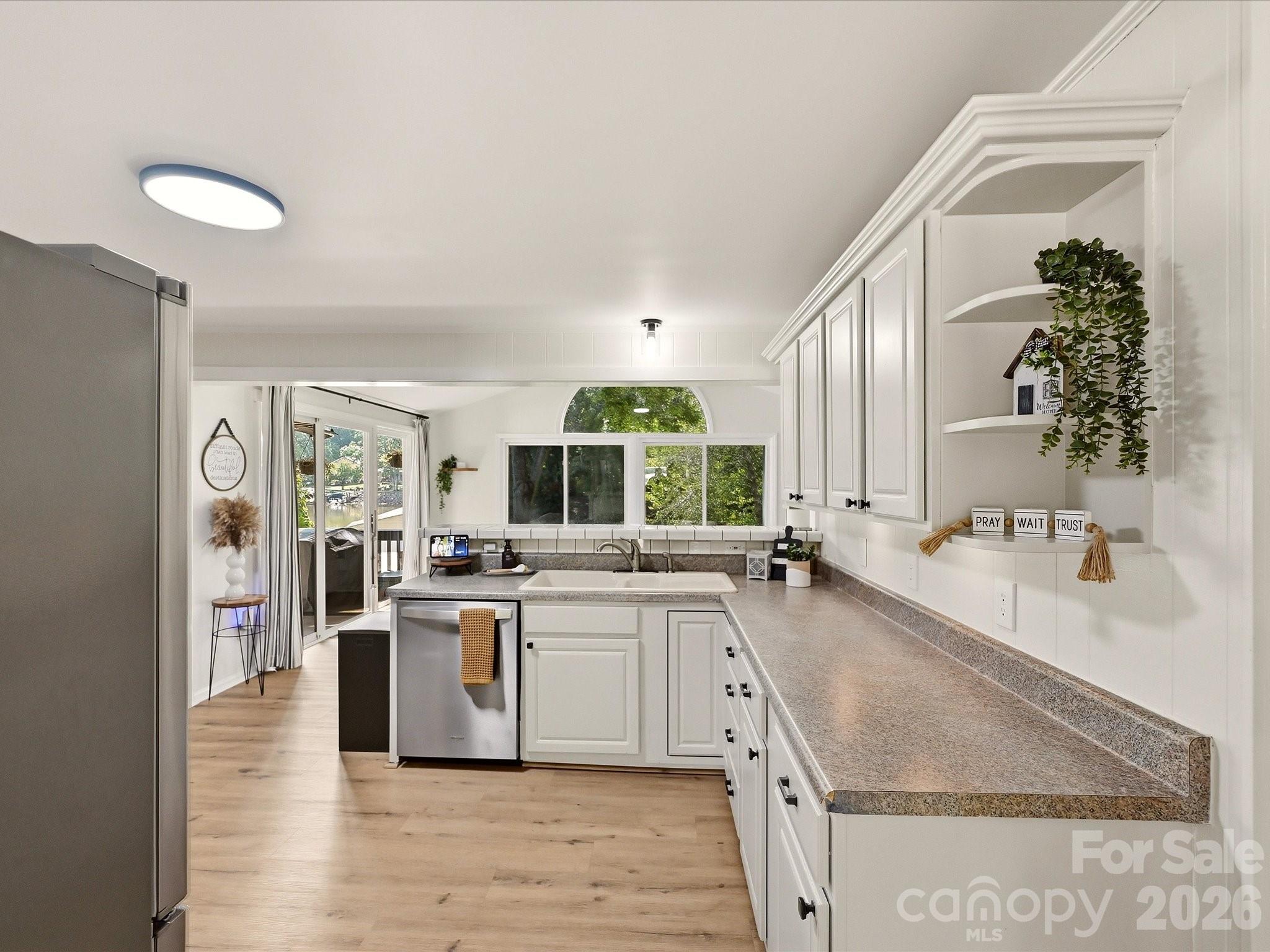 Single Family Residence at 513 Paradise Circle, Belmont, photo 7 of 50