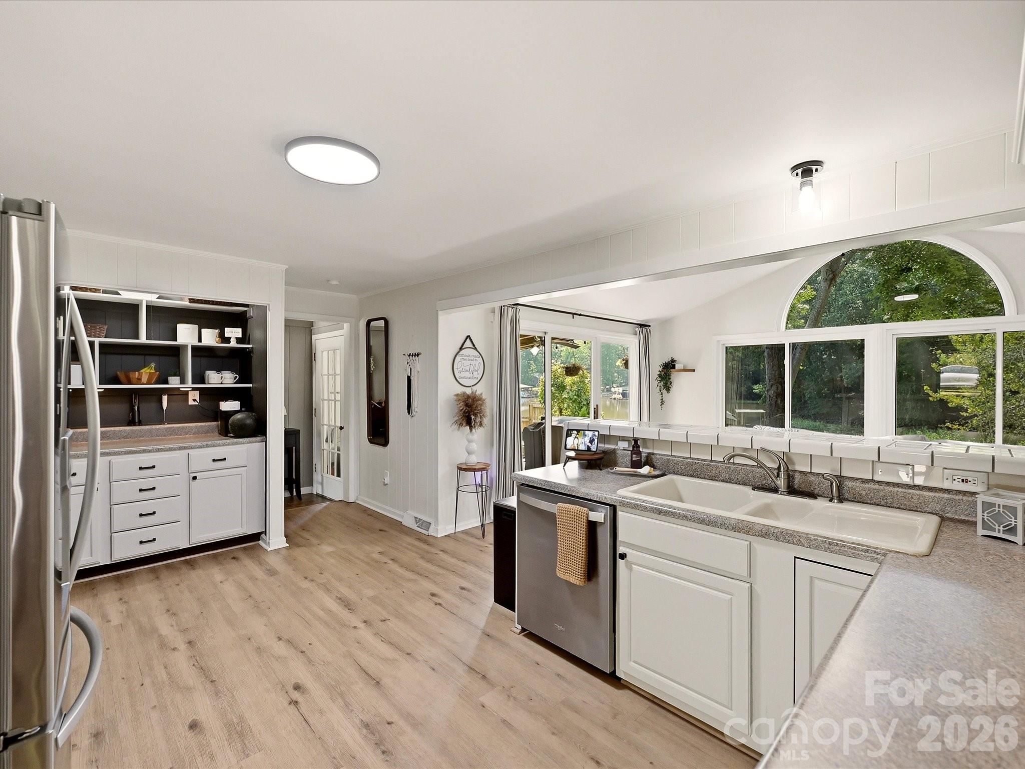 Single Family Residence at 513 Paradise Circle, Belmont, photo 8 of 50
