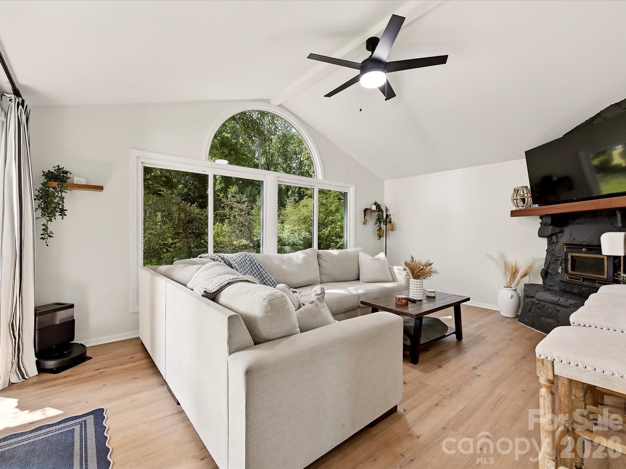 Single Family Residence at 513 Paradise Circle, Belmont, photo 12 of 50