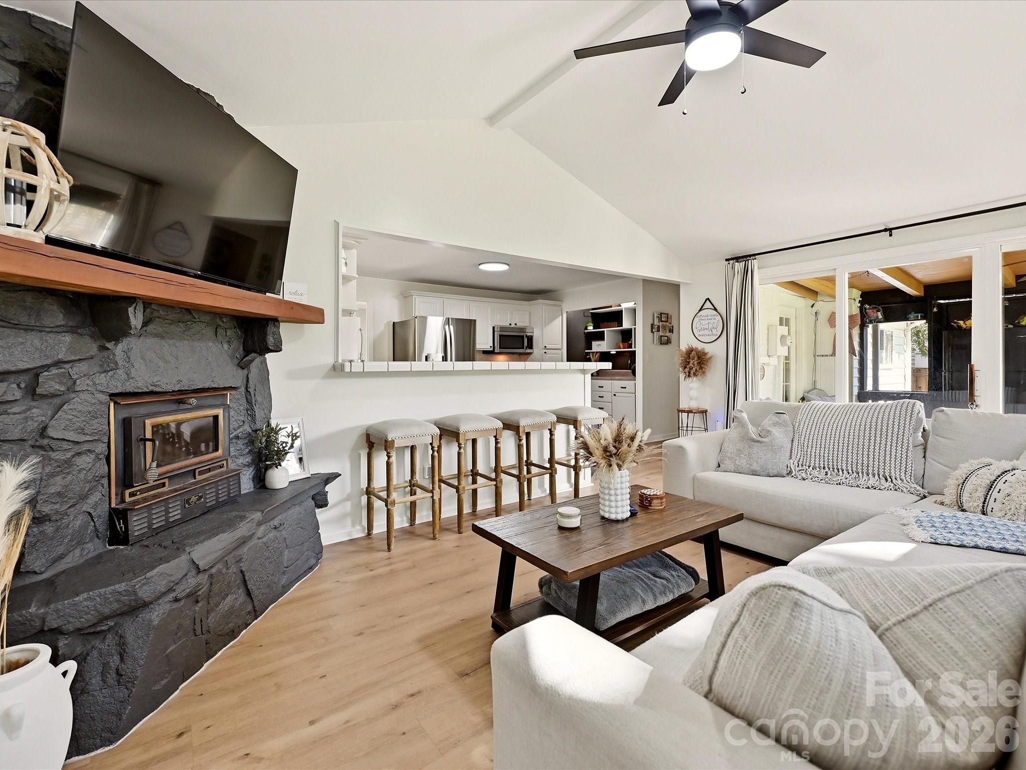 Single Family Residence at 513 Paradise Circle, Belmont, photo 13 of 50