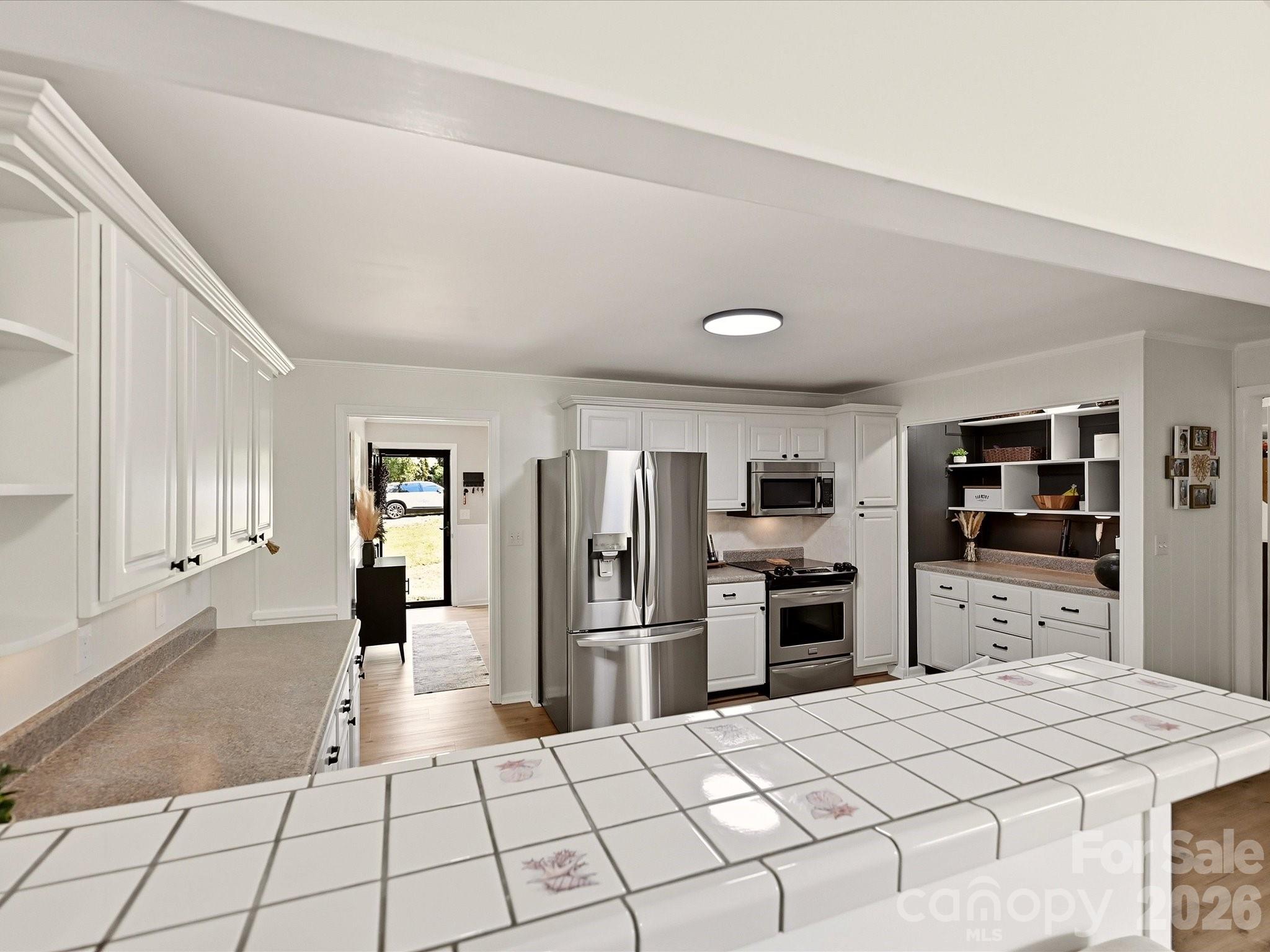 Single Family Residence at 513 Paradise Circle, Belmont, photo 15 of 50