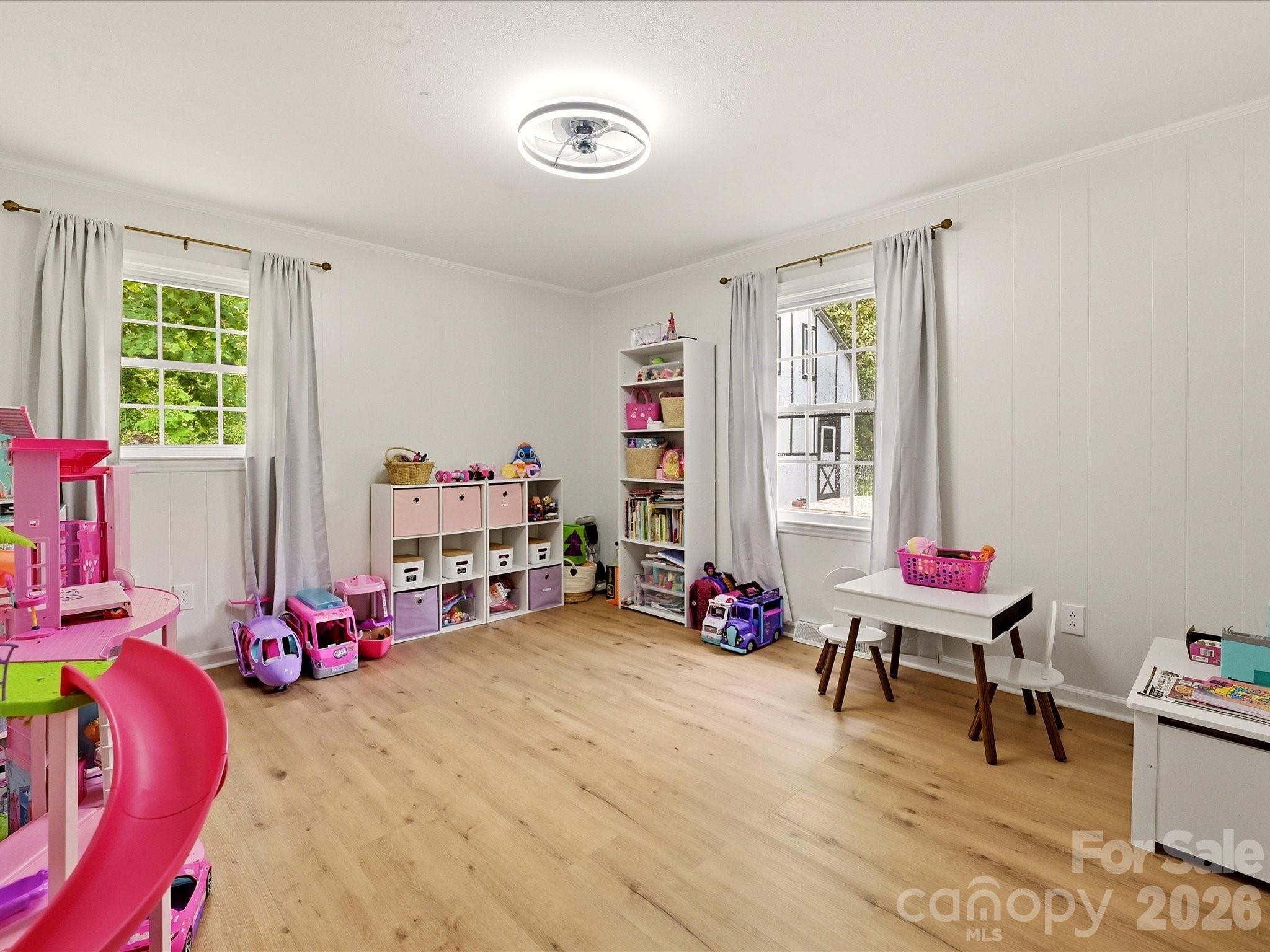 Single Family Residence at 513 Paradise Circle, Belmont, photo 21 of 50