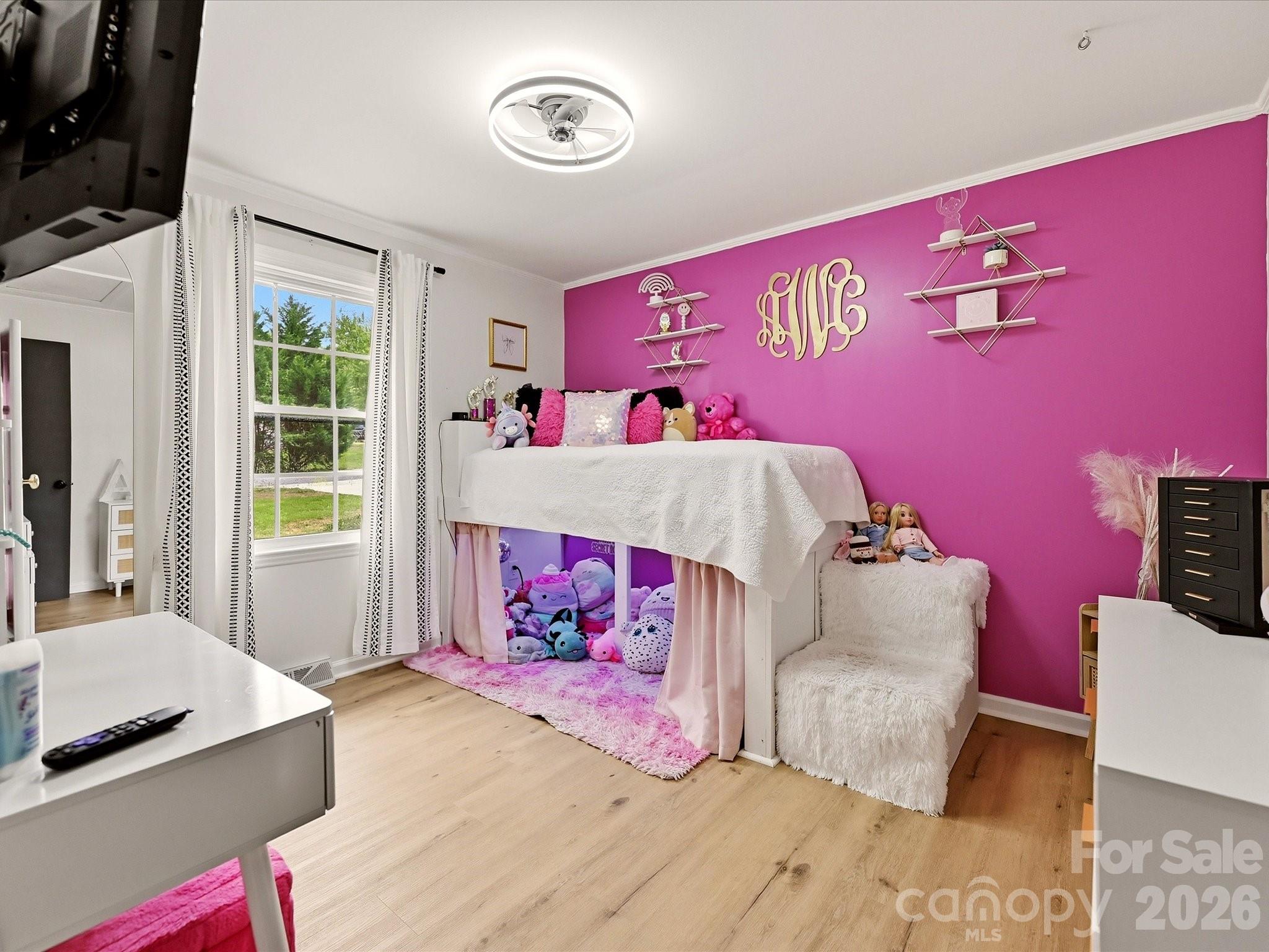 Single Family Residence at 513 Paradise Circle, Belmont, photo 23 of 50