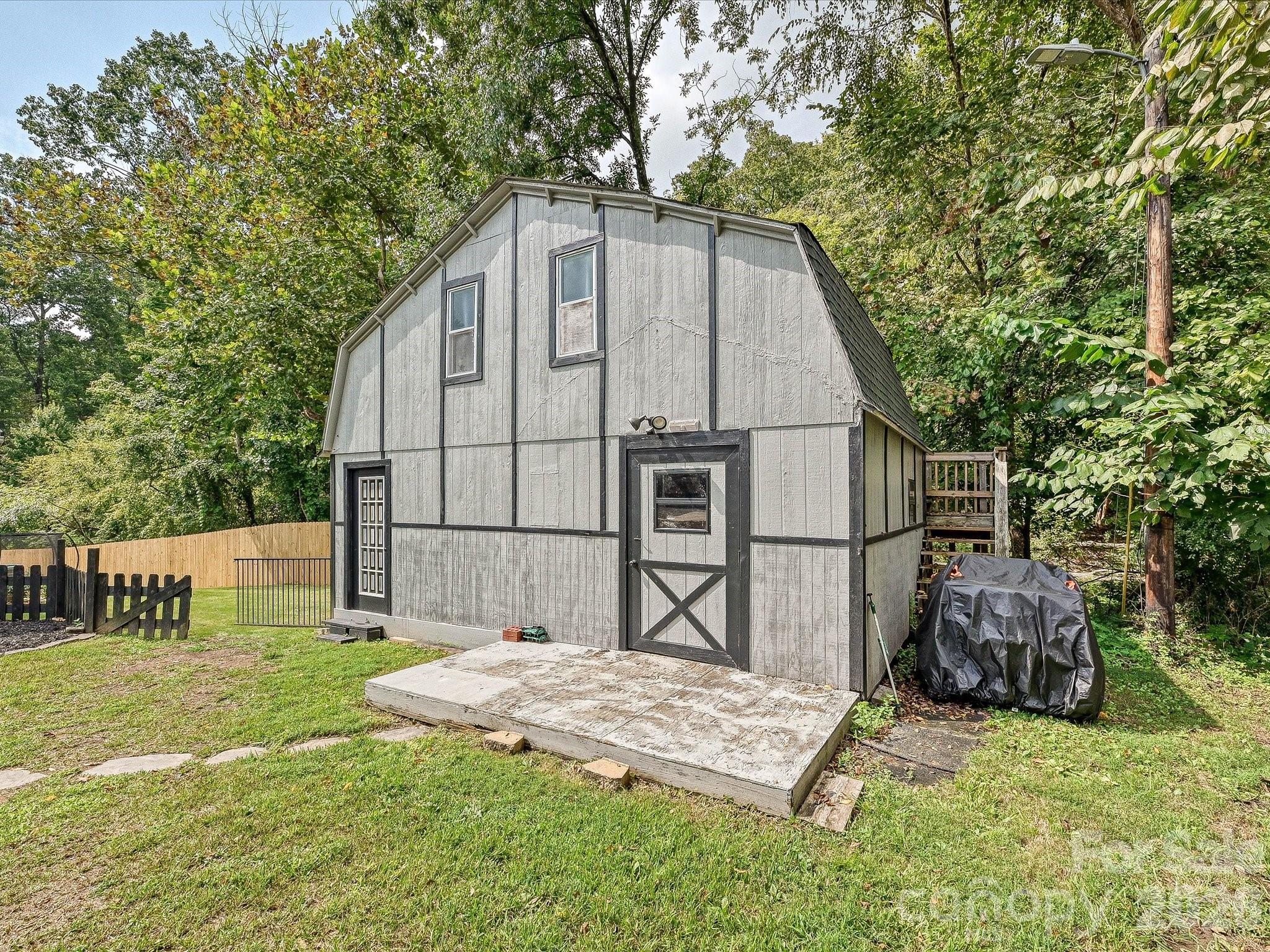 Single Family Residence at 513 Paradise Circle, Belmont, photo 36 of 50