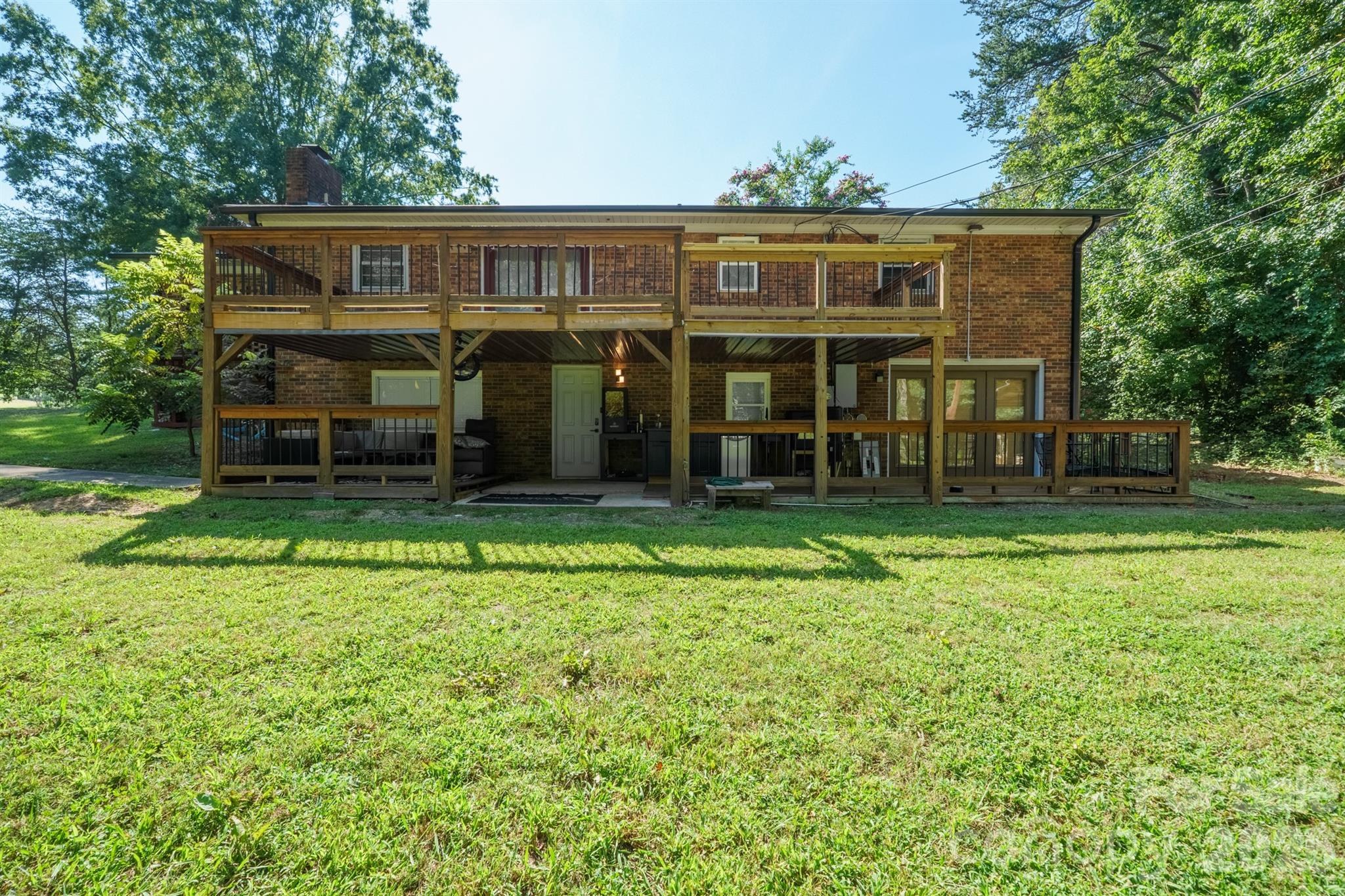 Single Family Residence at 2300 Brookwood Road, Lincolnton, photo 2 of 42