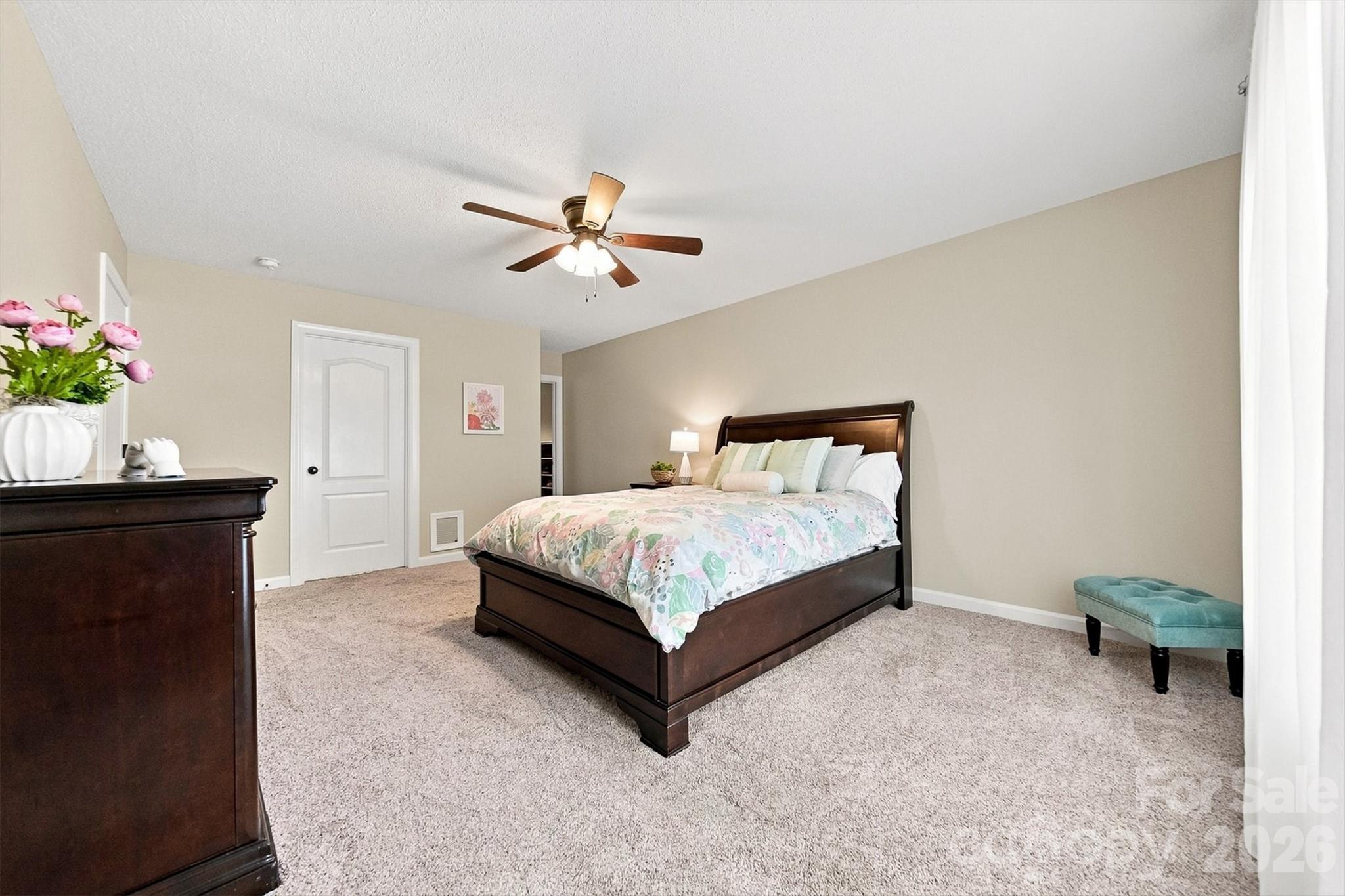 Single Family Residence at 6011 Dockside Drive, Hickory, photo 19 of 48