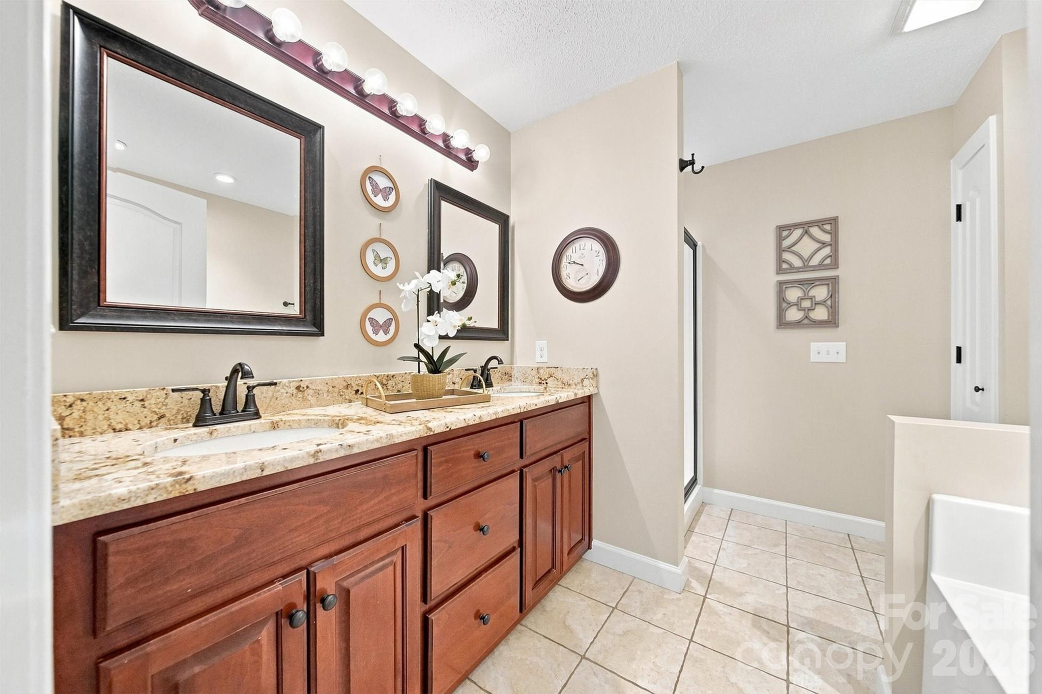 Single Family Residence at 6011 Dockside Drive, Hickory, photo 24 of 48