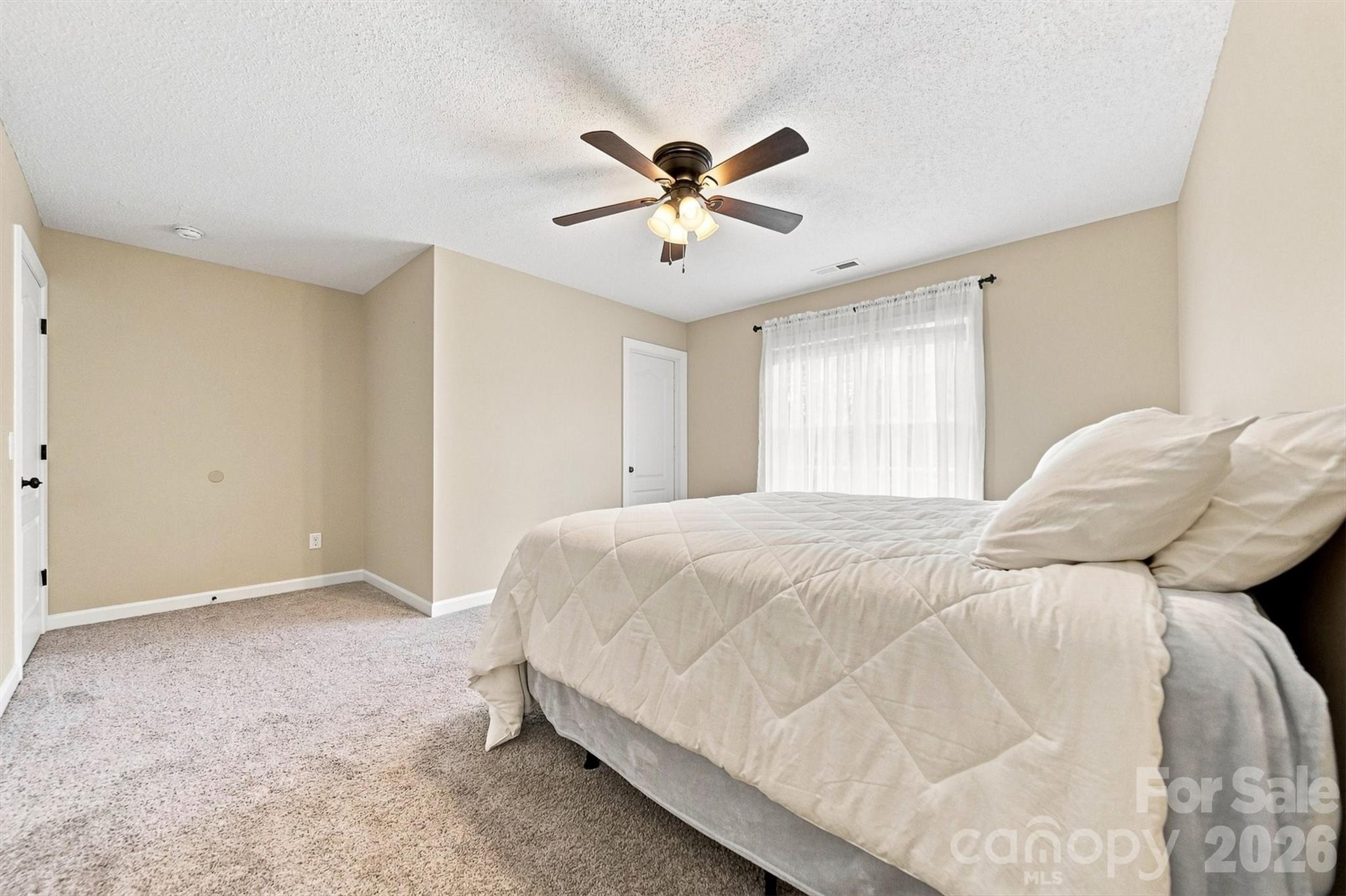 Single Family Residence at 6011 Dockside Drive, Hickory, photo 27 of 48