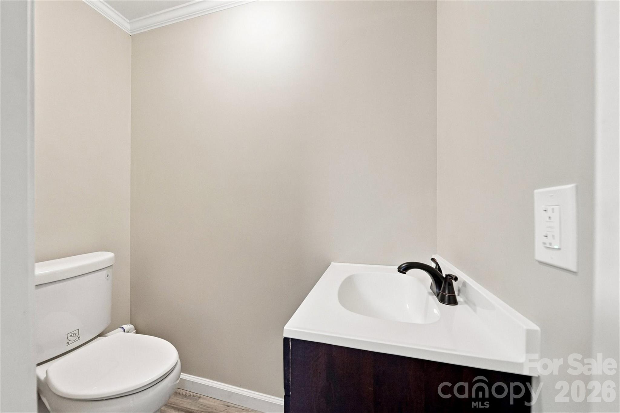 Single Family Residence at 6011 Dockside Drive, Hickory, photo 32 of 48