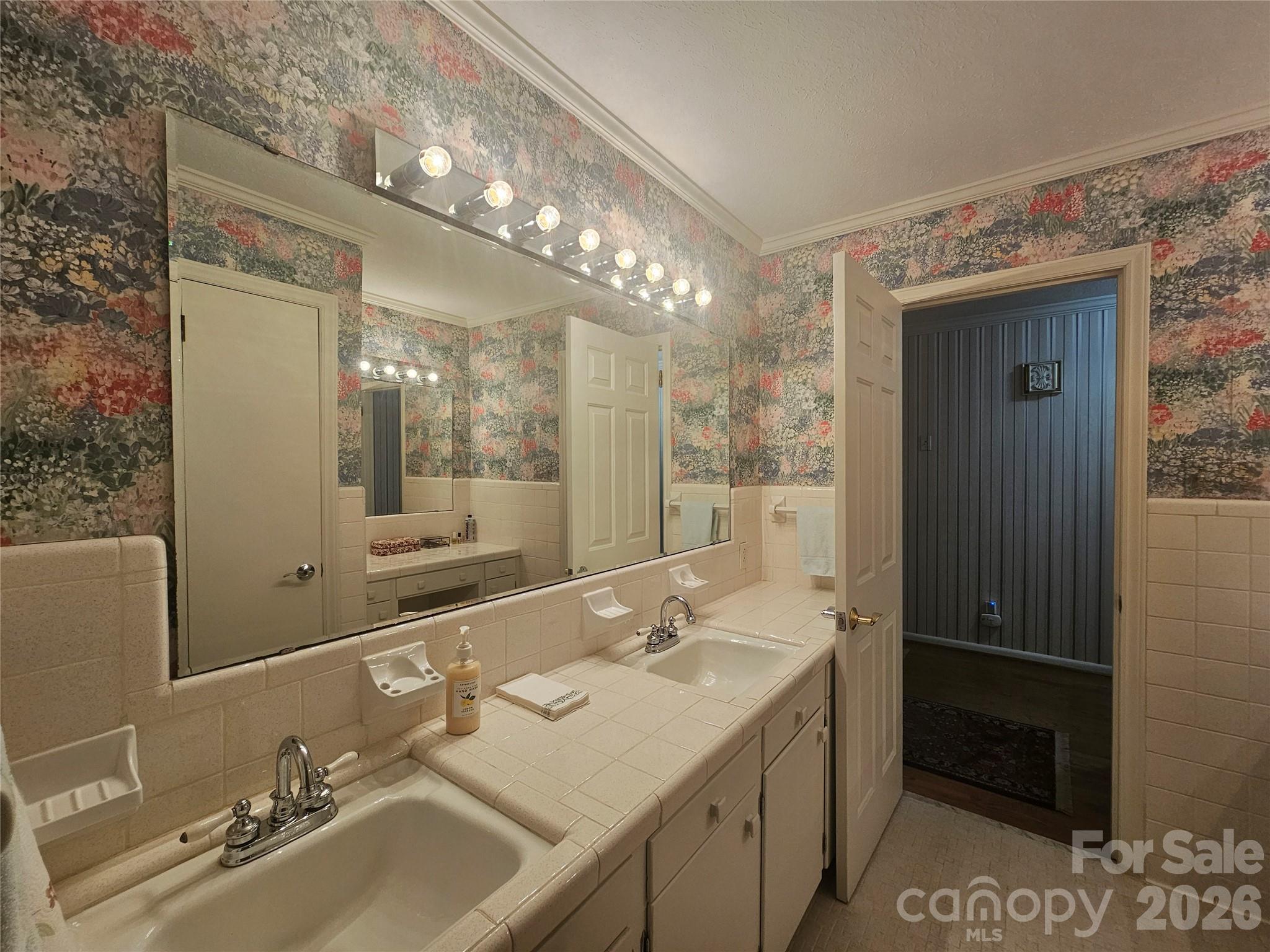 Single Family Residence at 524 Country Club Circle, Shelby, photo 23 of 39