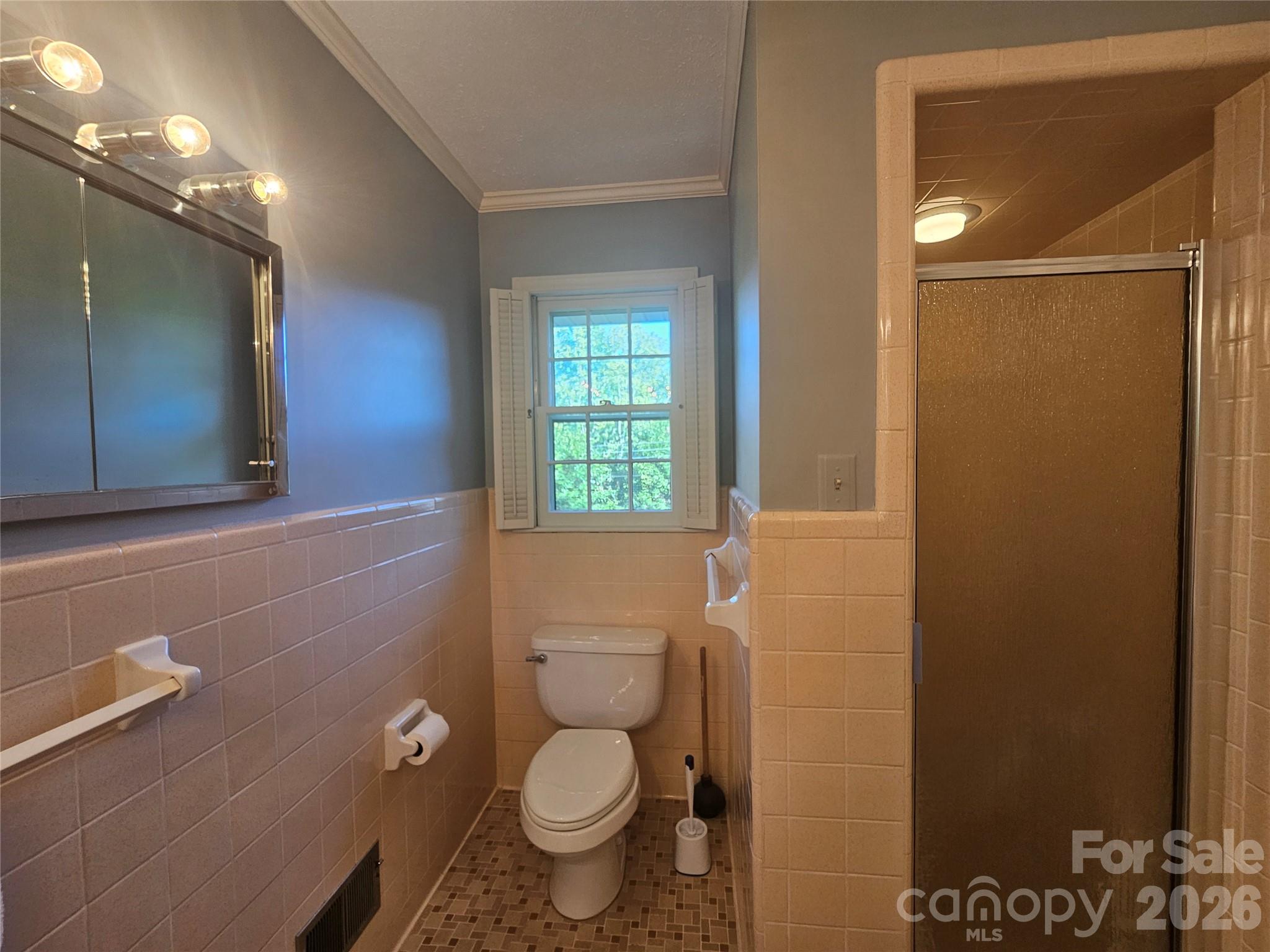 Single Family Residence at 524 Country Club Circle, Shelby, photo 31 of 39