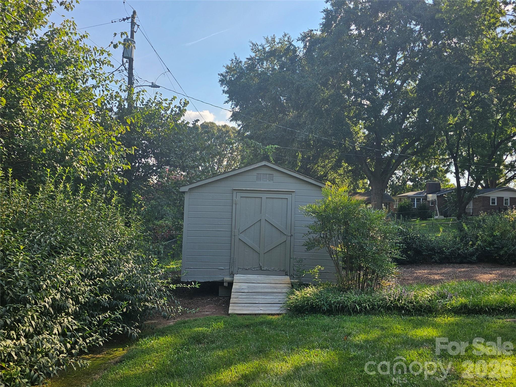 Single Family Residence at 524 Country Club Circle, Shelby, photo 35 of 39