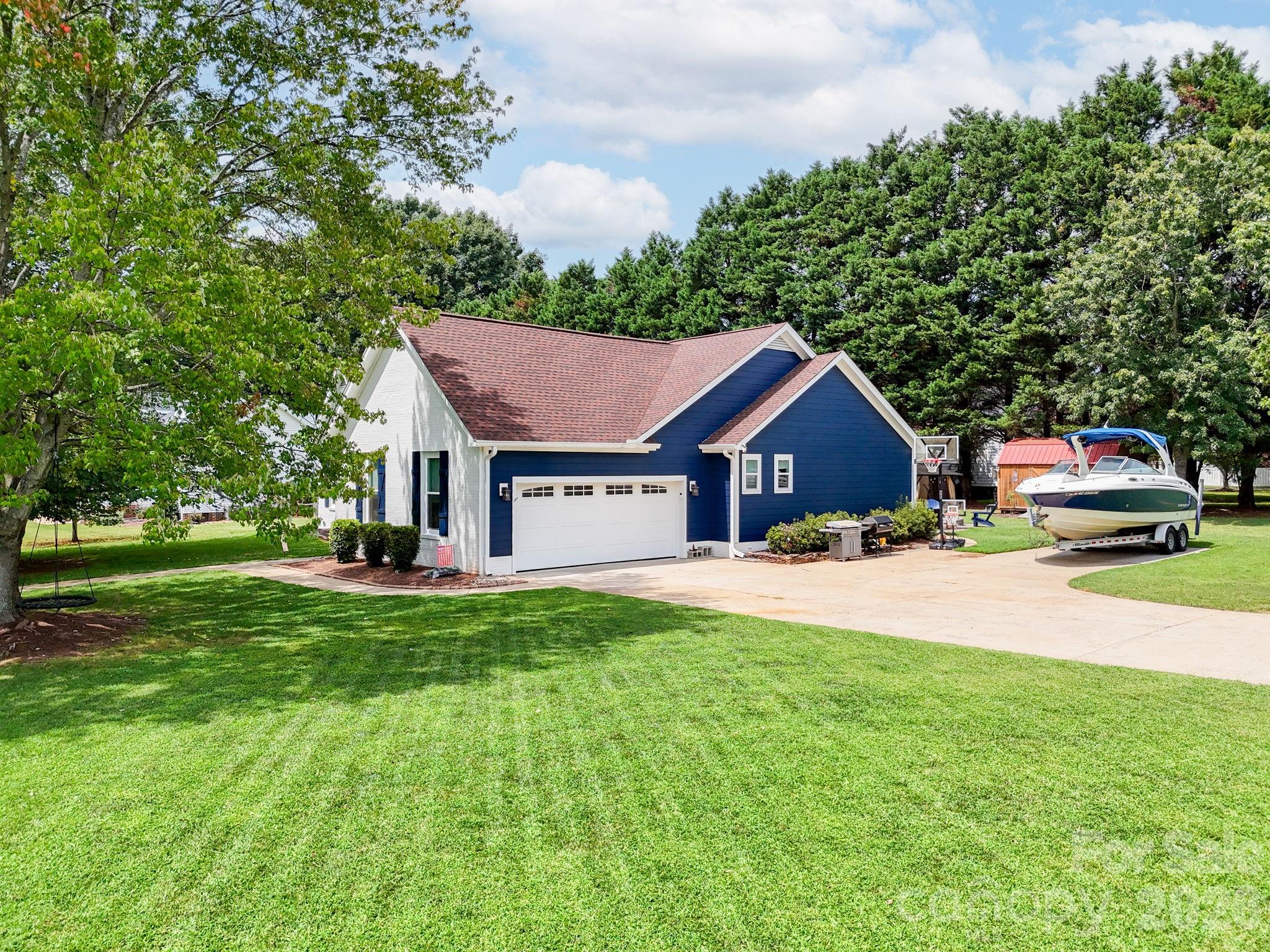 Single-Level Home with Side-Load Two-Car Garage - 106 Webbed Foot Road, Mooresville