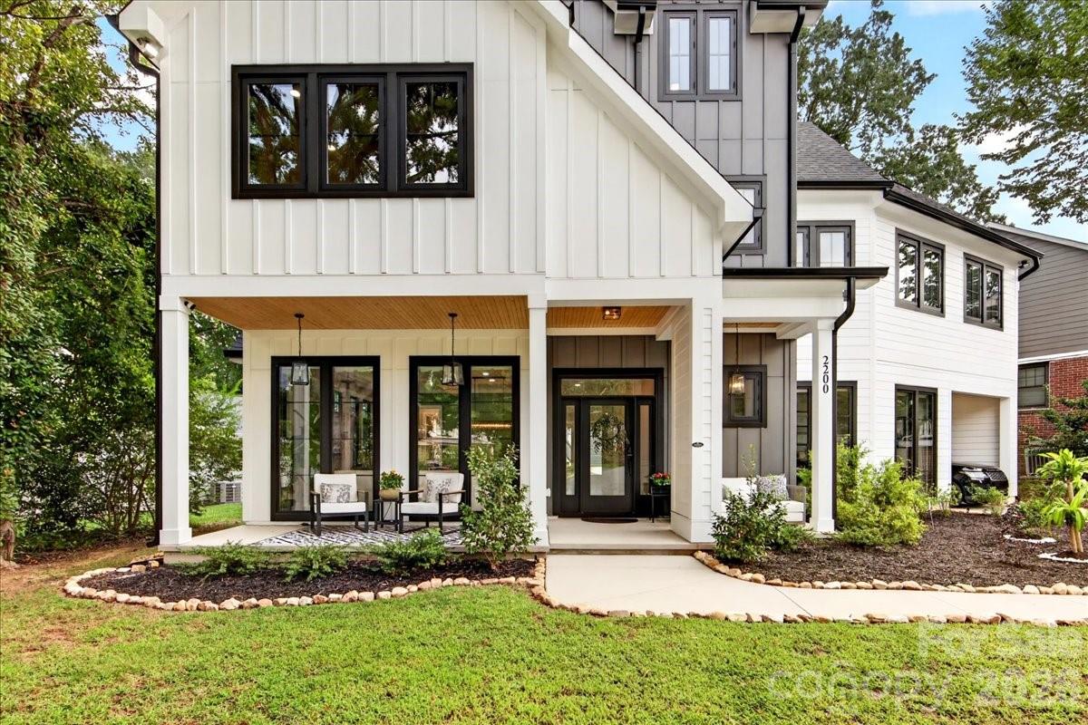 Single Family Residence at 2200 Stratford Avenue, Charlotte, photo 3 of 48