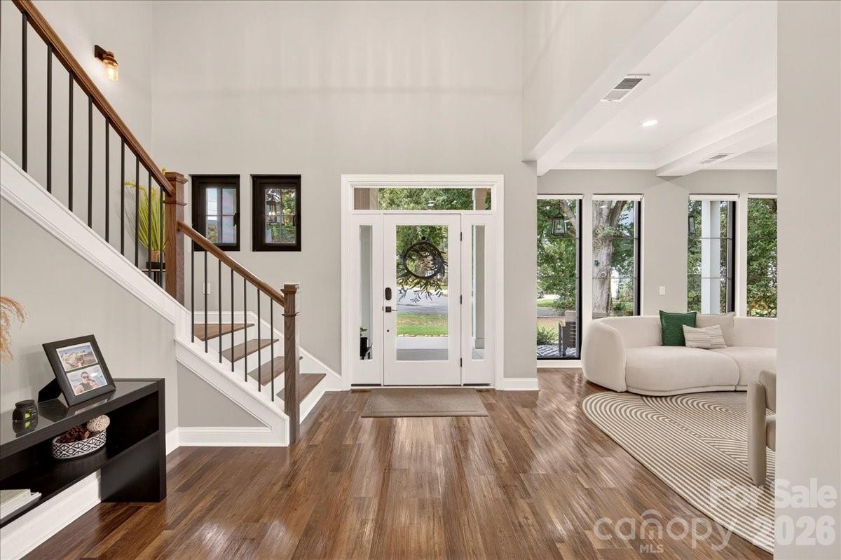 Single Family Residence at 2200 Stratford Avenue, Charlotte, photo 5 of 48