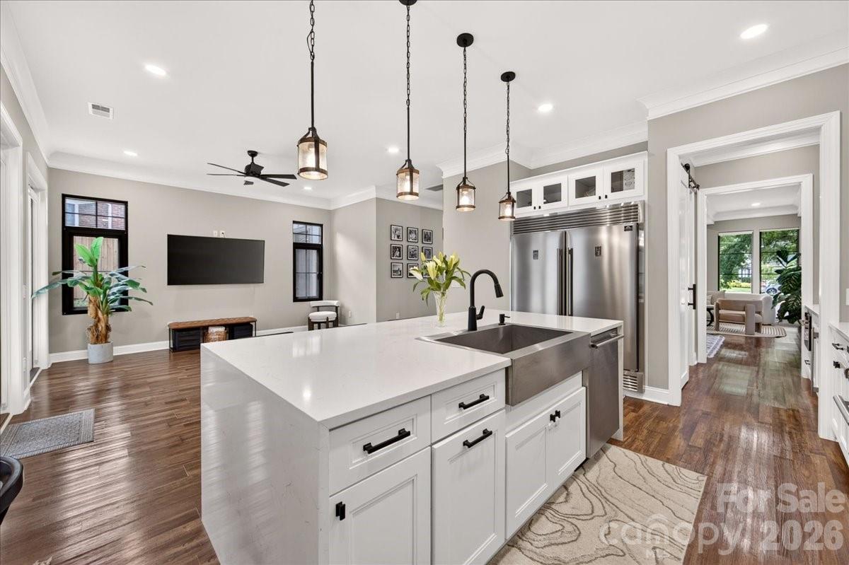 Single Family Residence at 2200 Stratford Avenue, Charlotte, photo 17 of 48