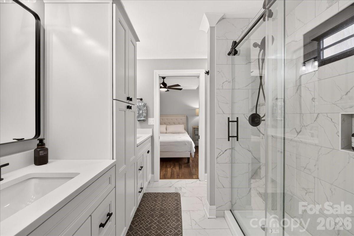 3rd level shared bath - 2200 Stratford Avenue, Charlotte