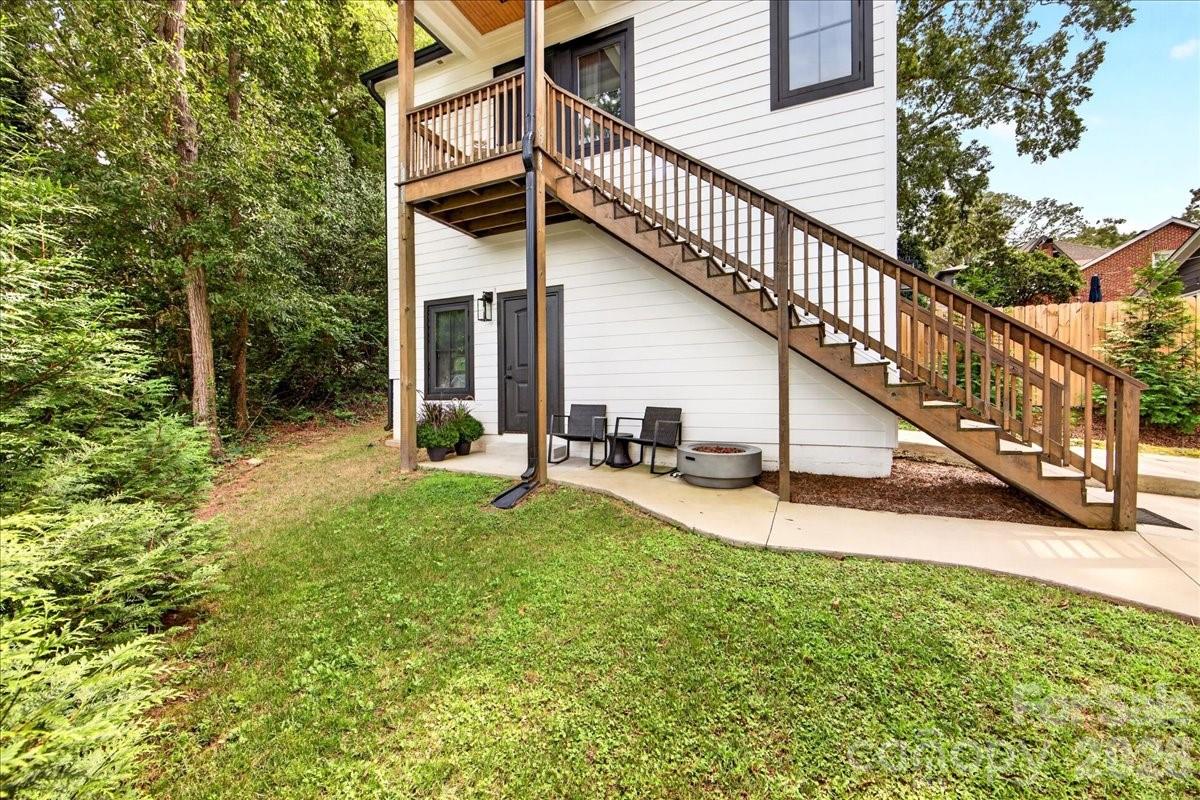 Single Family Residence at 2200 Stratford Avenue, Charlotte, photo 41 of 48