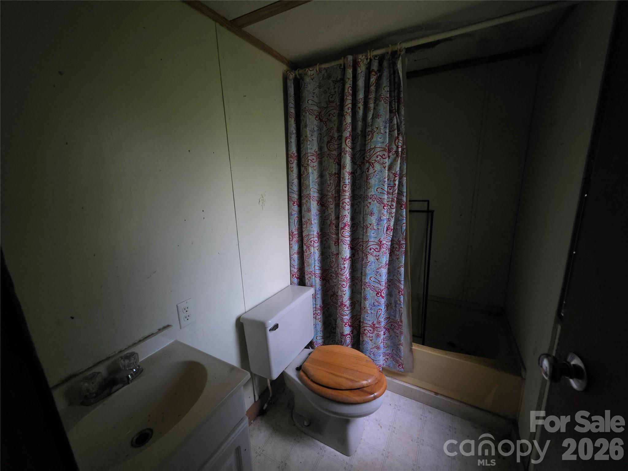Single Family Residence at 40 Gunches Dirt Road, Candler, photo 13 of 19