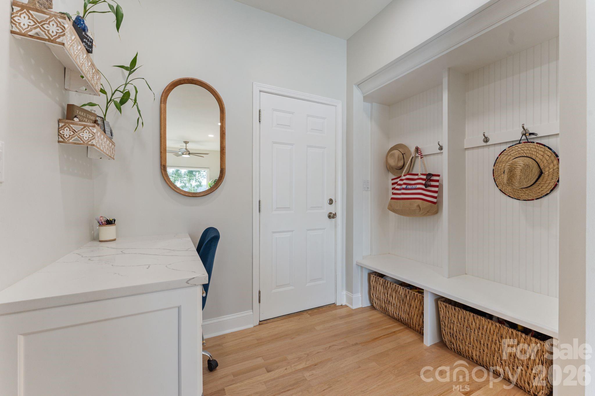 Single Family Residence at 172 Mariner Pointe Lane, Mooresville, photo 16 of 48
