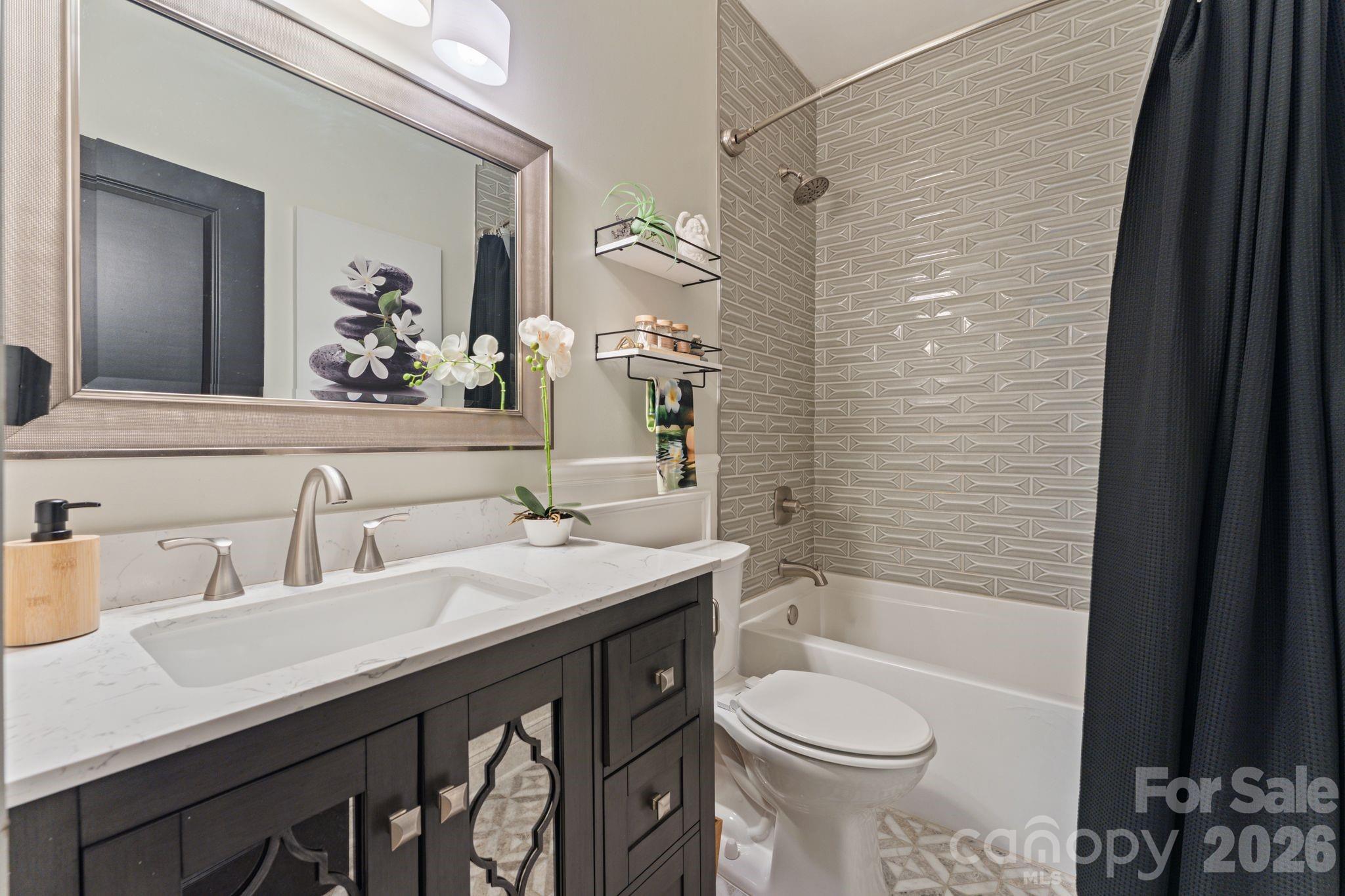 Single Family Residence at 172 Mariner Pointe Lane, Mooresville, photo 24 of 48
