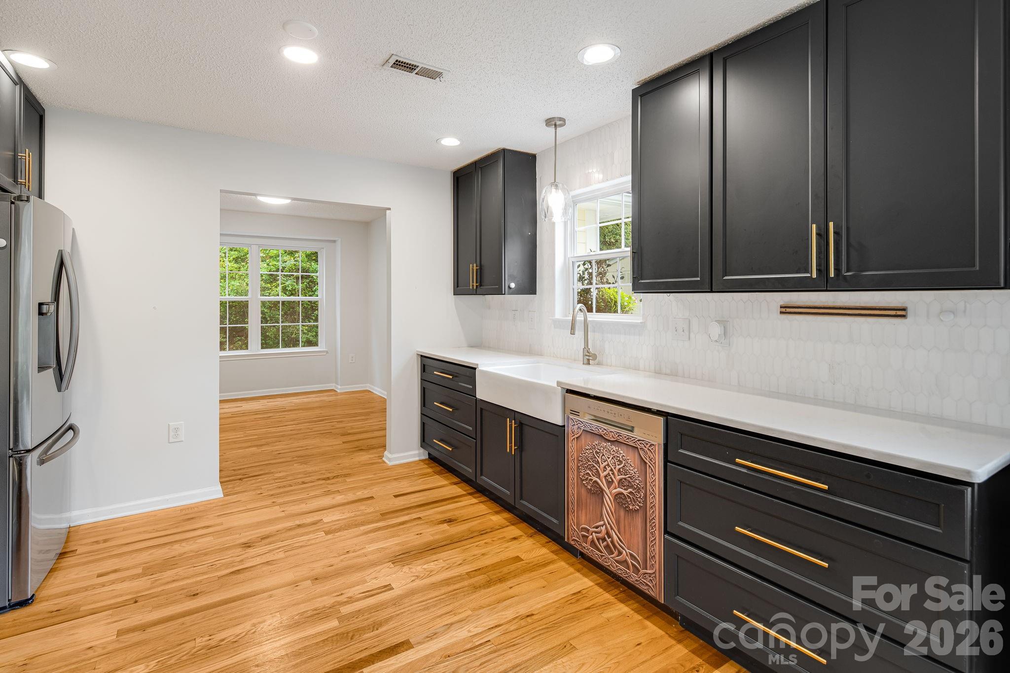 Single Family Residence at 747 Osborne Road, Clyde, photo 10 of 40