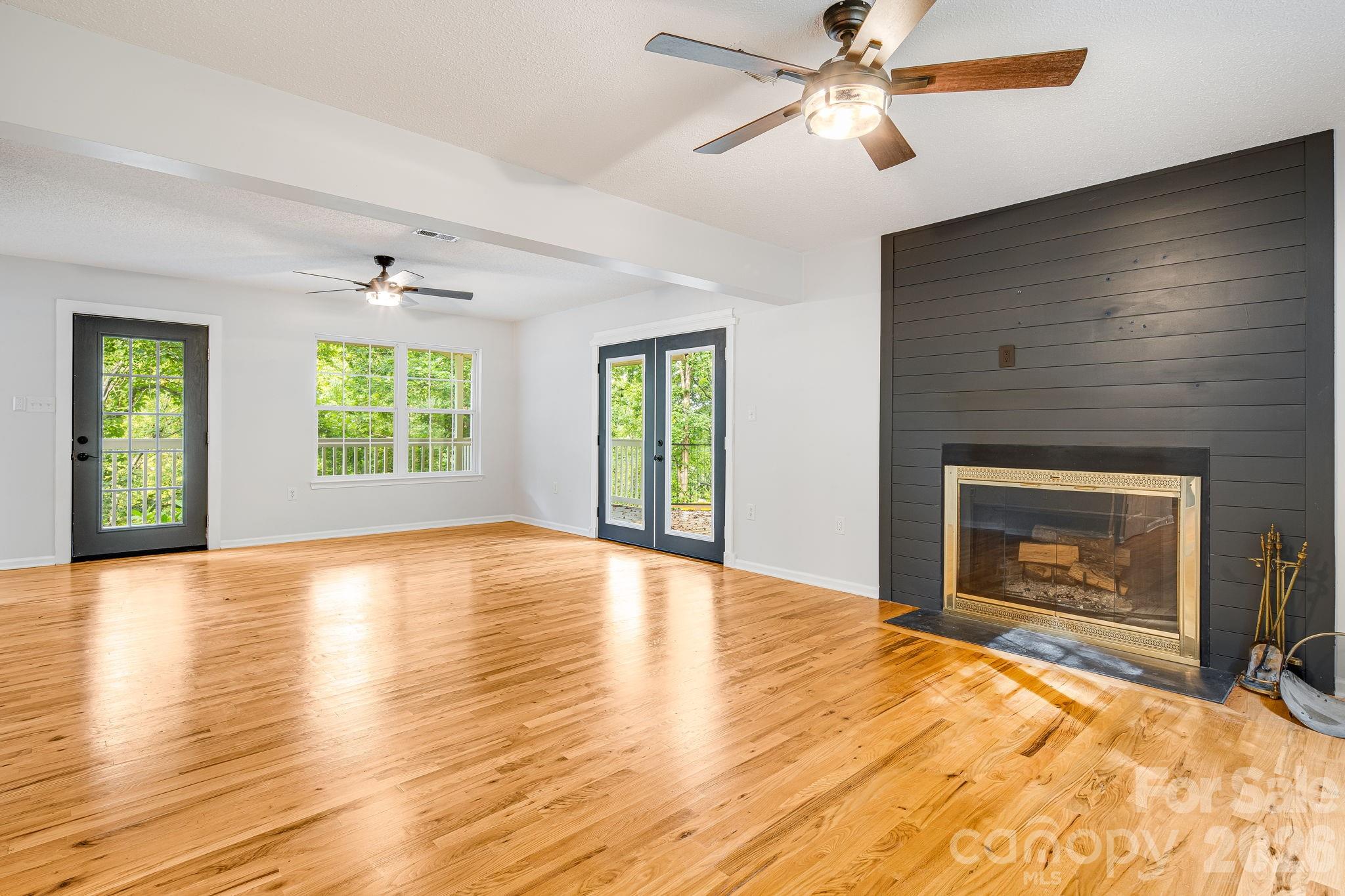 Single Family Residence at 747 Osborne Road, Clyde, photo 15 of 40