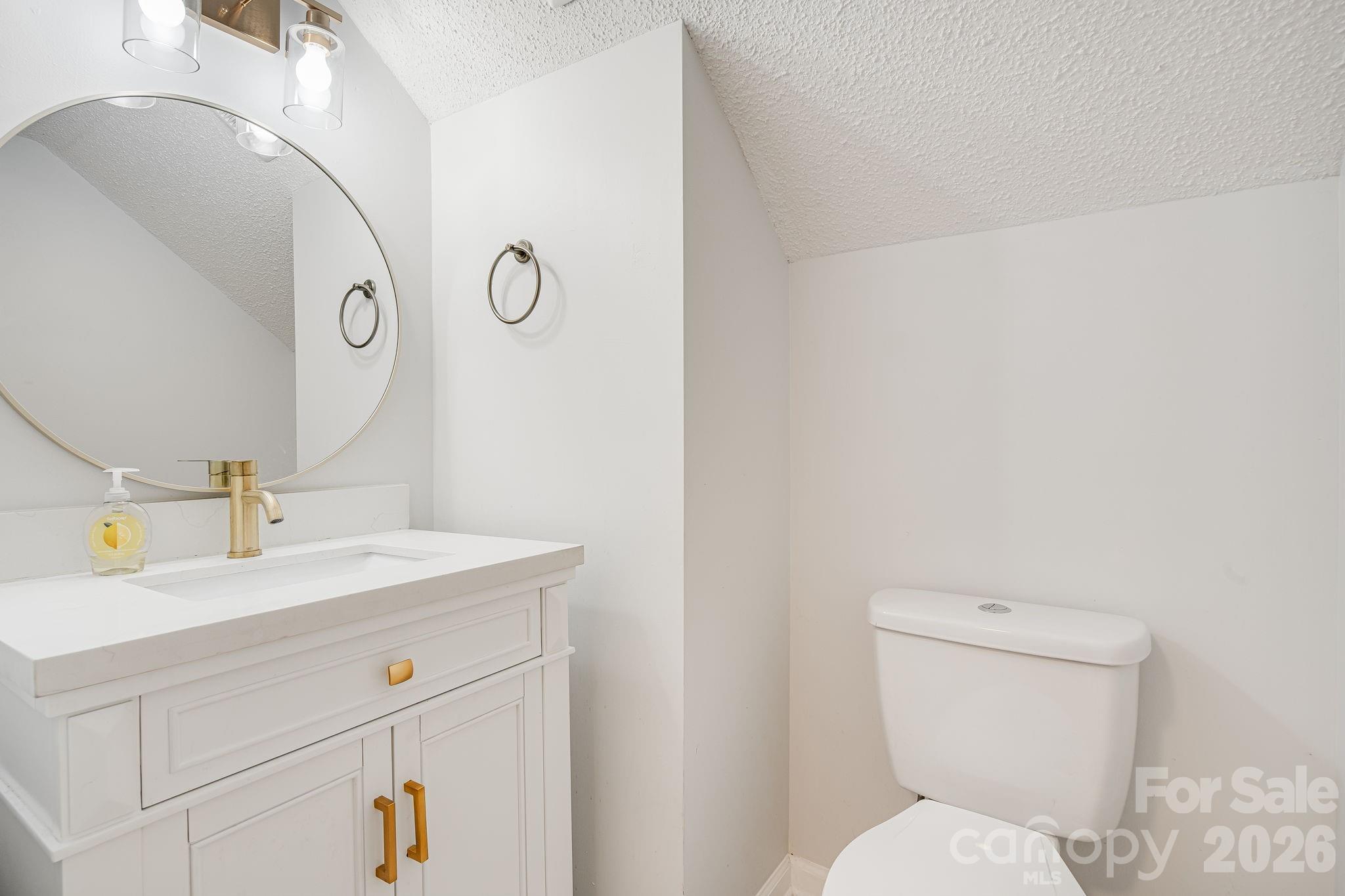 1/2 bath - 747 Osborne Road, Clyde