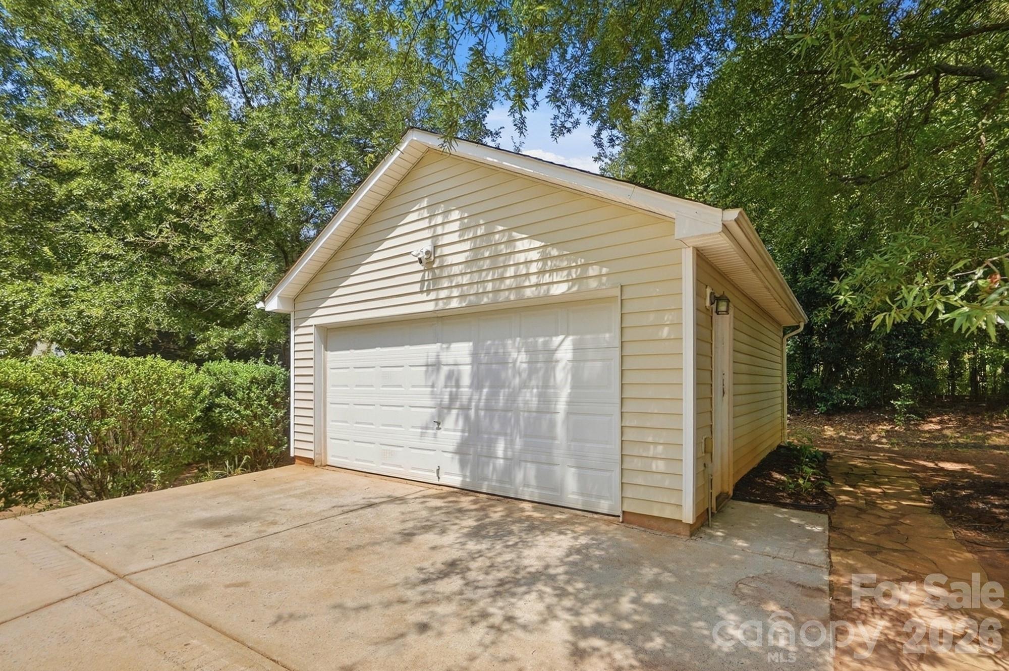 Single Family Residence at 11402 Heritage Green Drive, Cornelius, photo 40 of 48