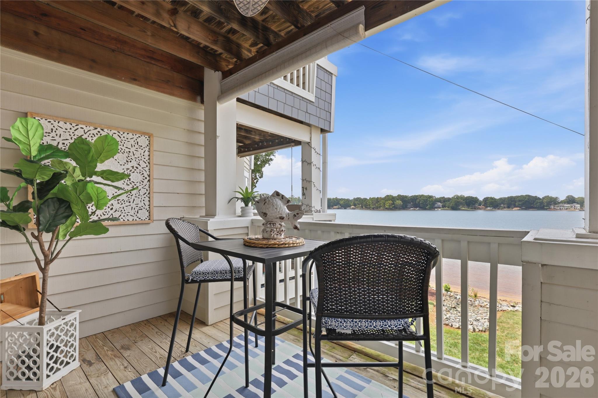 Second-level residence in the desirable Southpoint community. - 932 Southwest Drive, Davidson