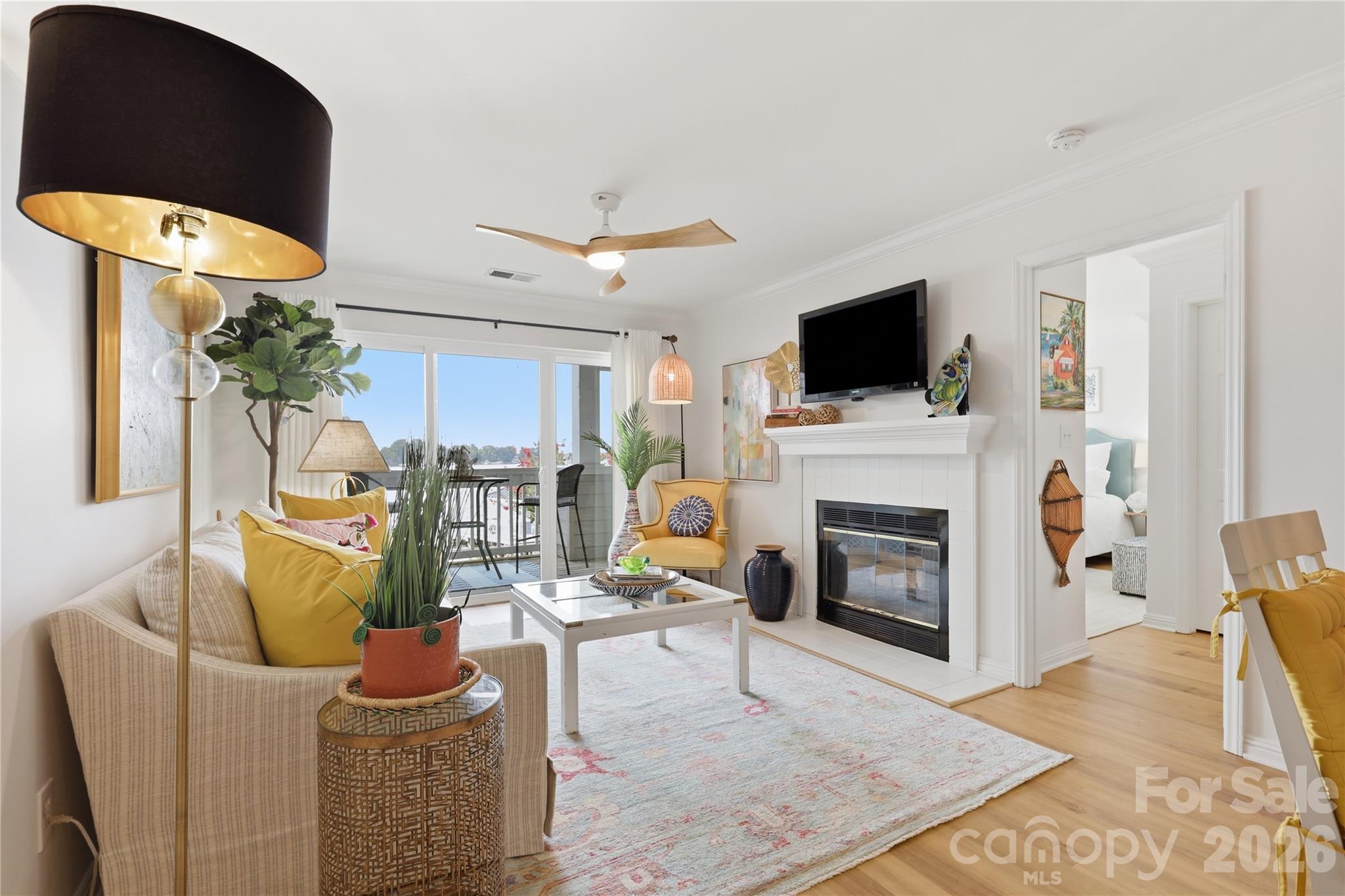 Comfortable living space designed for relaxing and entertaining. - 932 Southwest Drive, Davidson