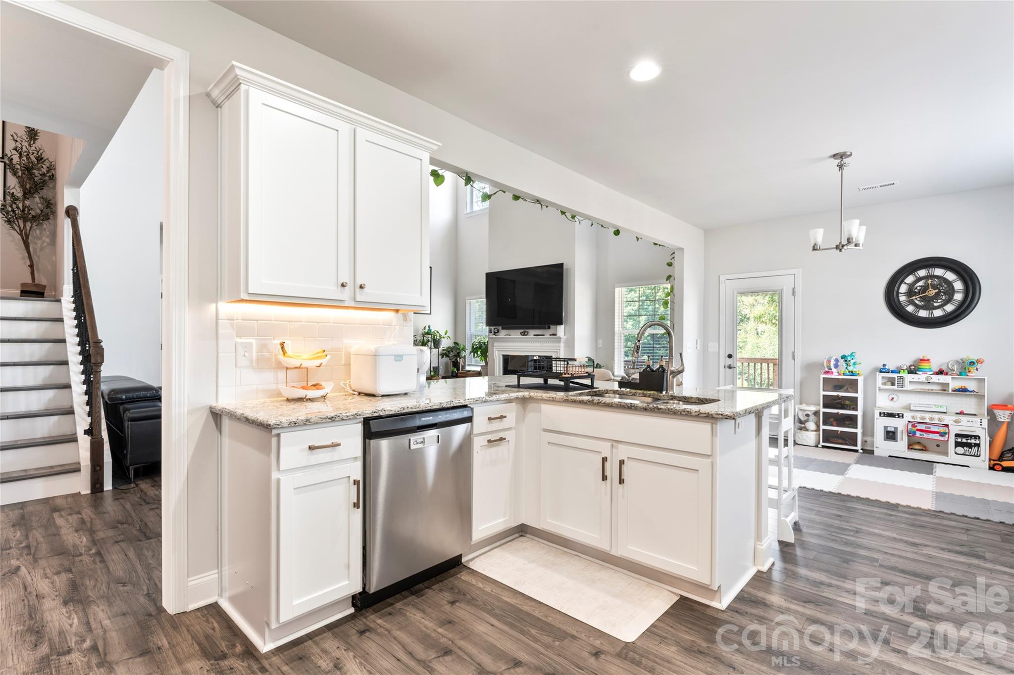 Single Family Residence at 11732 Glenwood Drive, Locust, photo 10 of 39