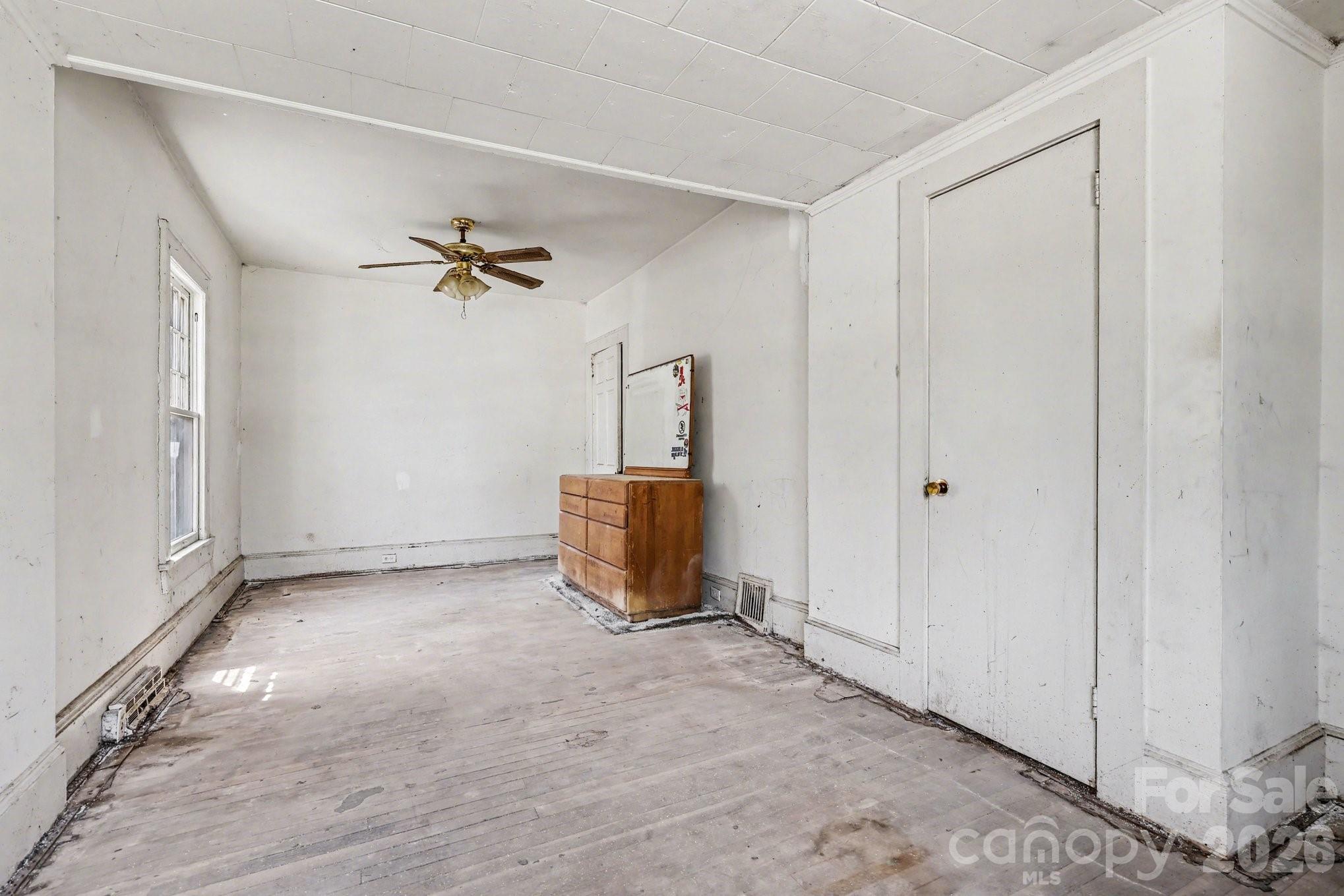 Single Family Residence at 1411 Ludwick Heights Lane, Salisbury, photo 21 of 44