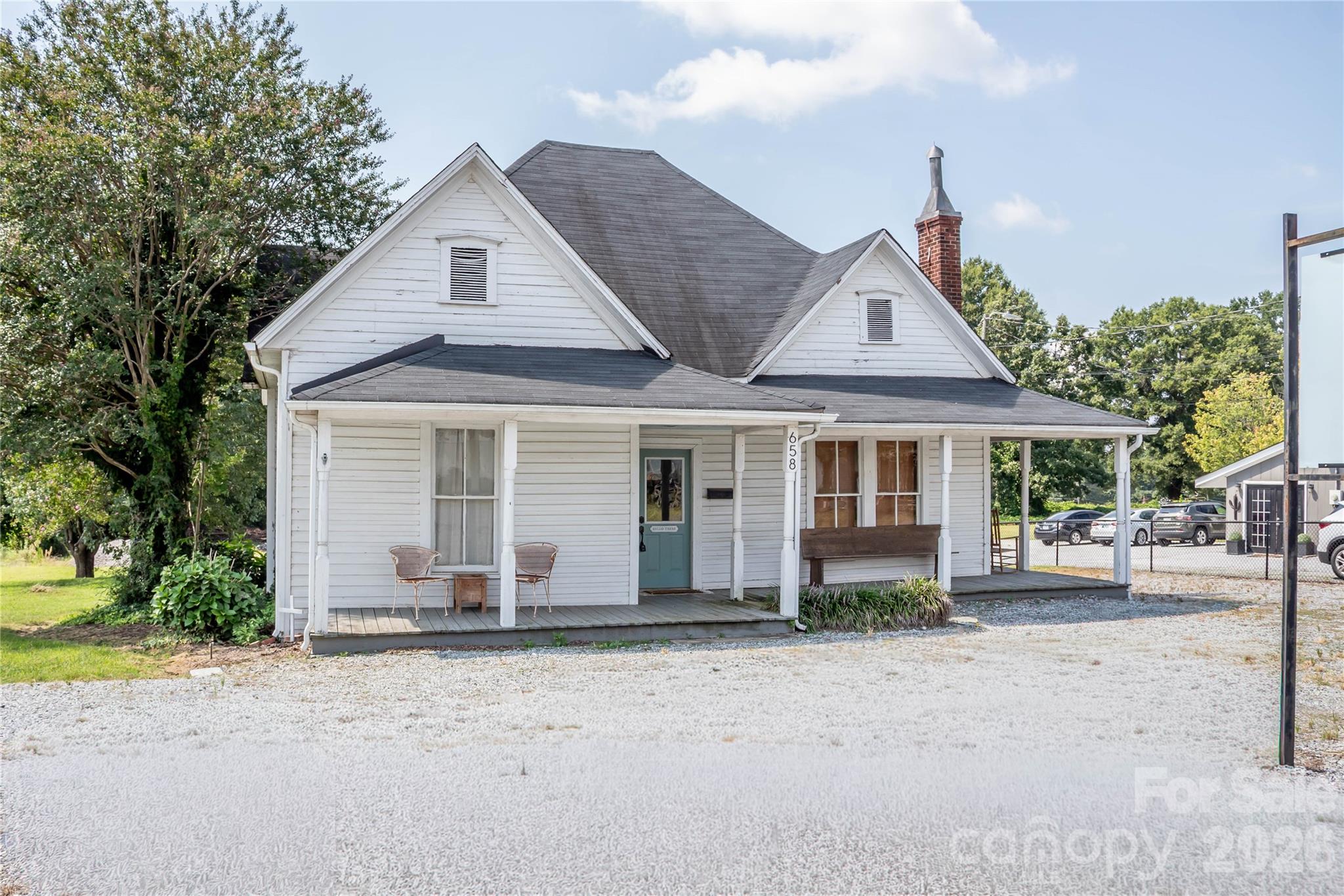 Business at 658 E Main Avenue, Taylorsville