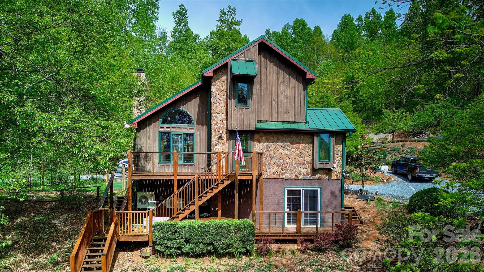 An excellent and good looking main home - 262 Azalea Hills Lane, Spruce Pine