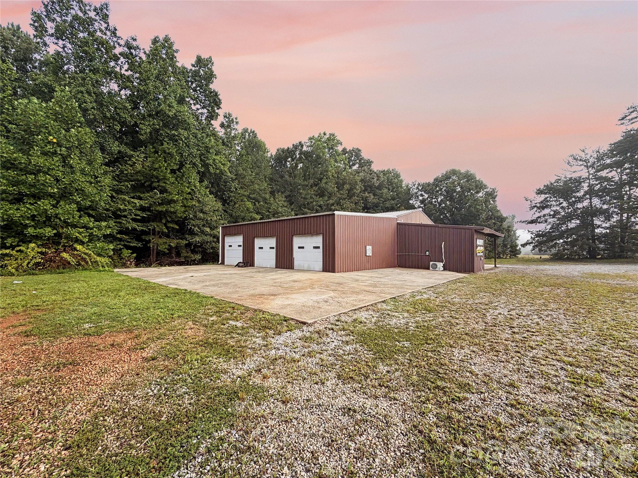 Automotive at 2330 Oakland Road, Forest City, photo 23 of 27
