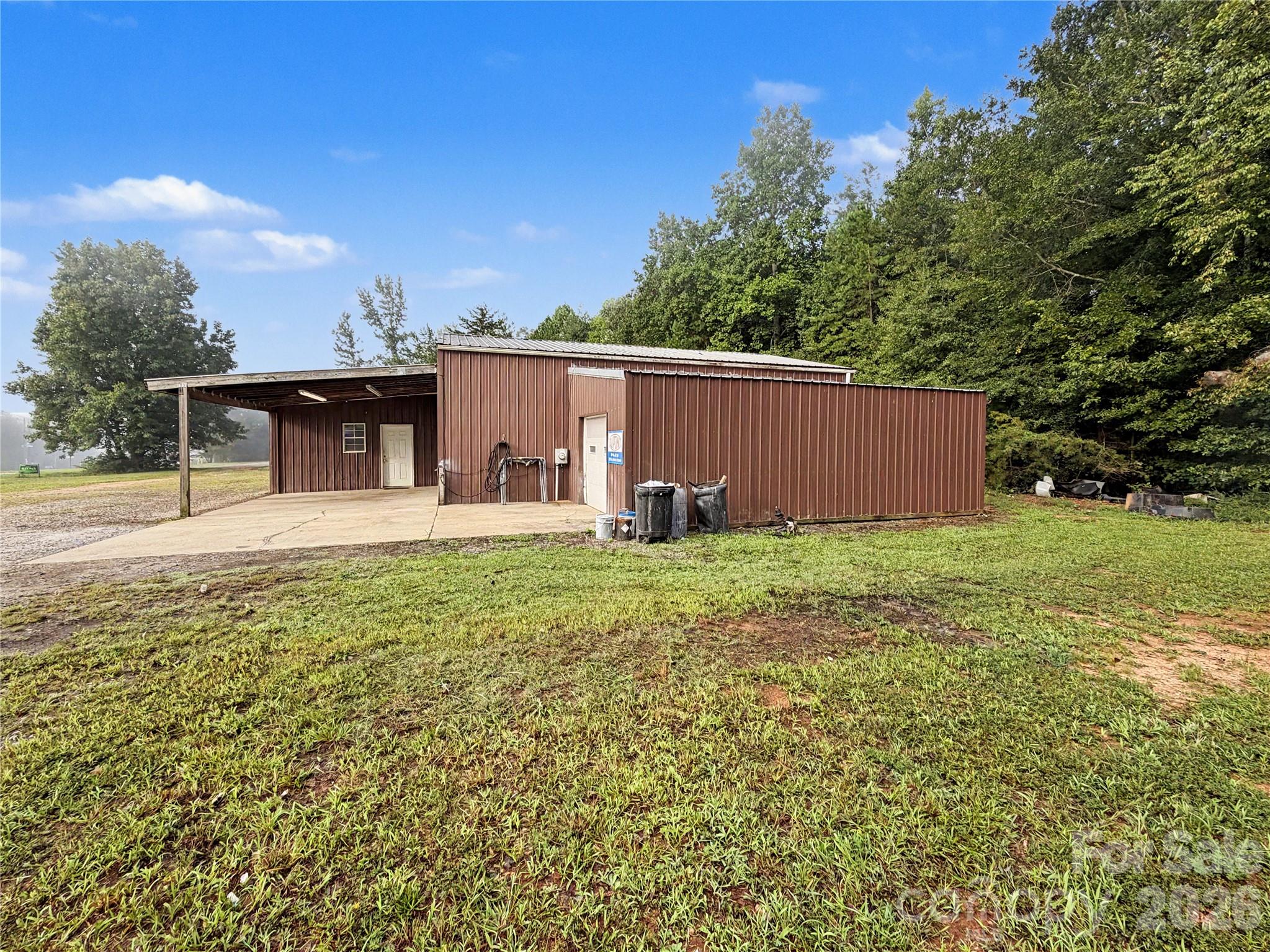 Automotive at 2330 Oakland Road, Forest City, photo 26 of 27