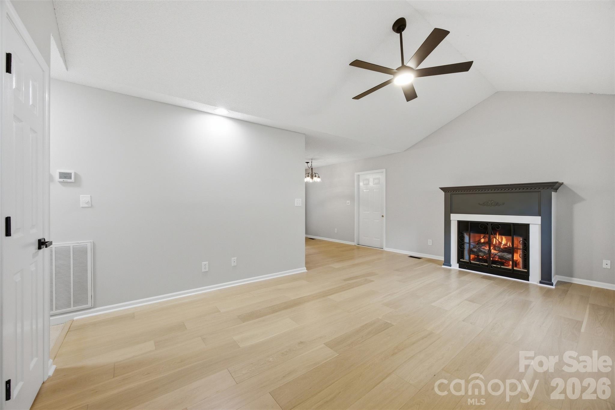 Single Family Residence at 1297 Creekview Drive, Gastonia, photo 5 of 31
