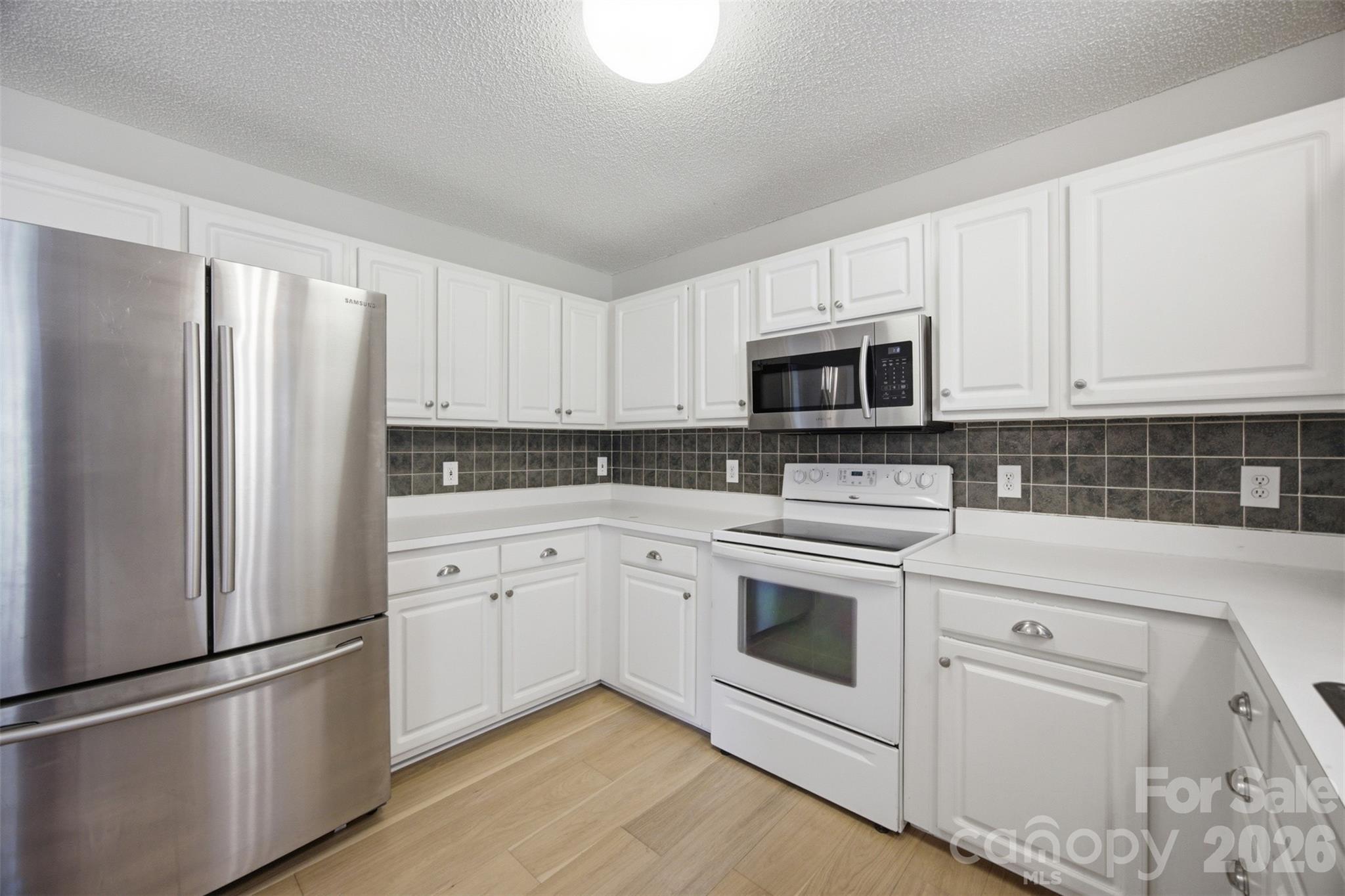 Single Family Residence at 1297 Creekview Drive, Gastonia, photo 10 of 31