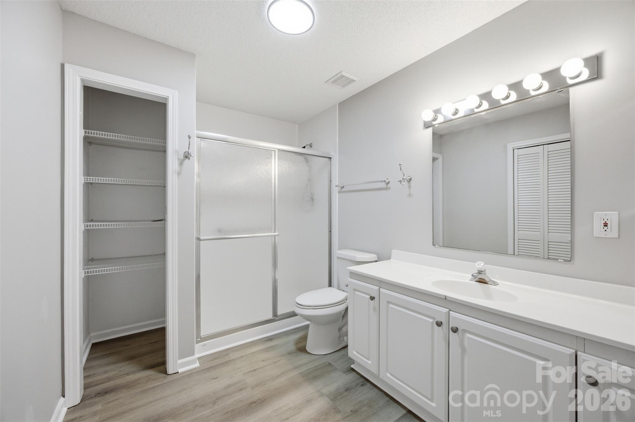 Single Family Residence at 1297 Creekview Drive, Gastonia, photo 12 of 31