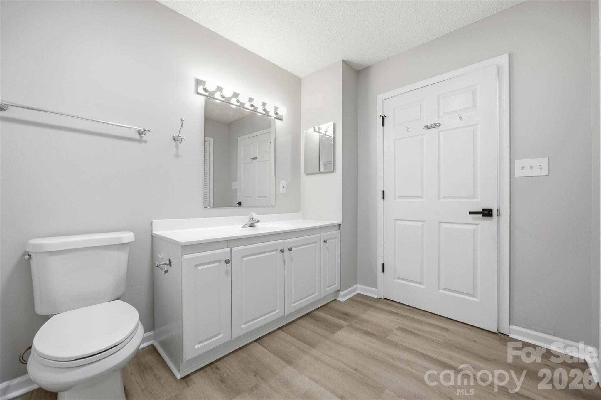 Single Family Residence at 1297 Creekview Drive, Gastonia, photo 13 of 31