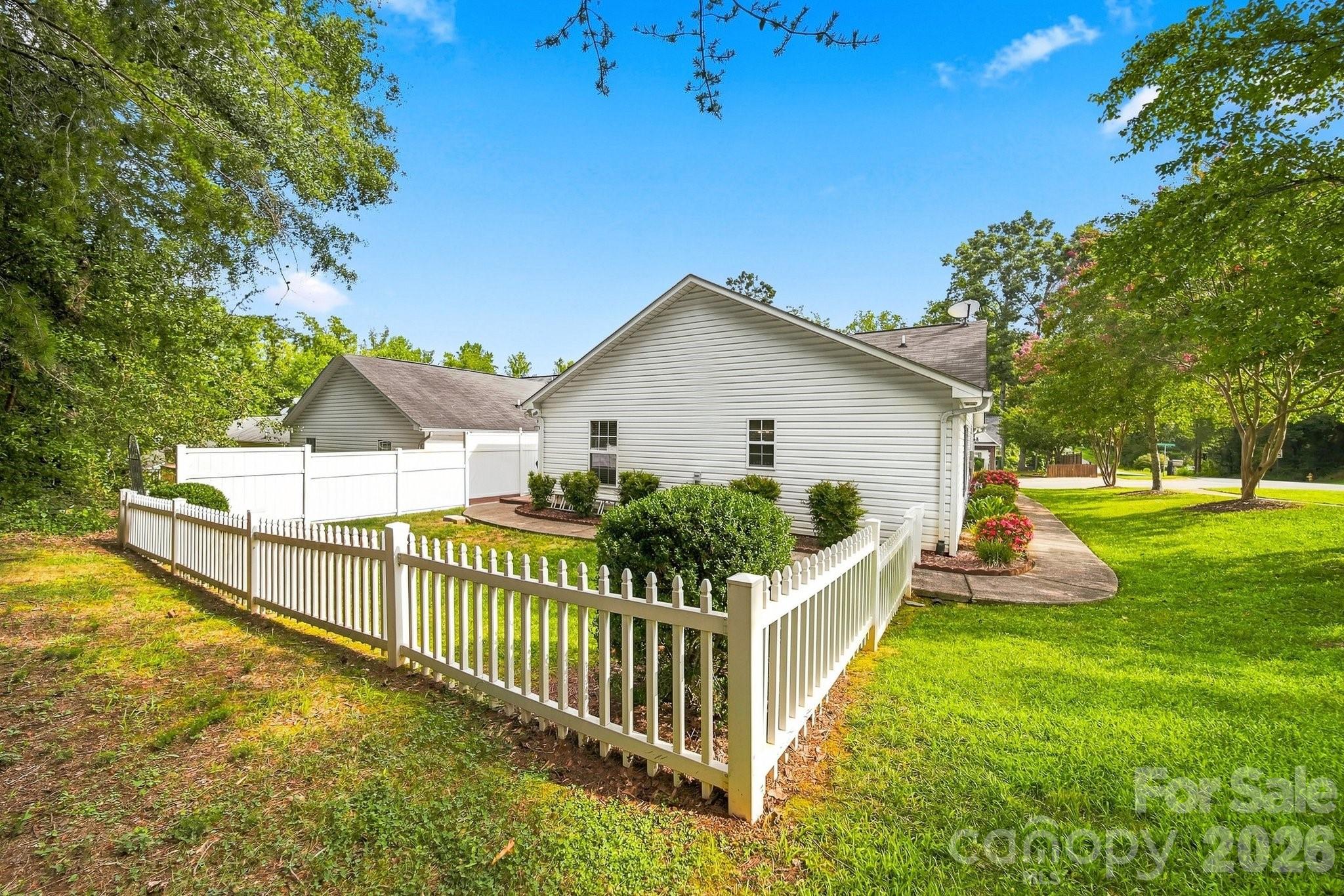 Townhouse at 803 Whetstone Place SW, Conover, photo 22 of 30