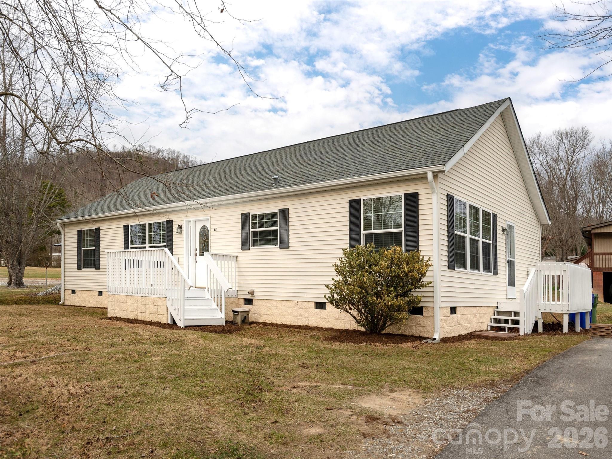 Single Family Residence at 65 Philips Court, Fletcher, photo 2 of 18