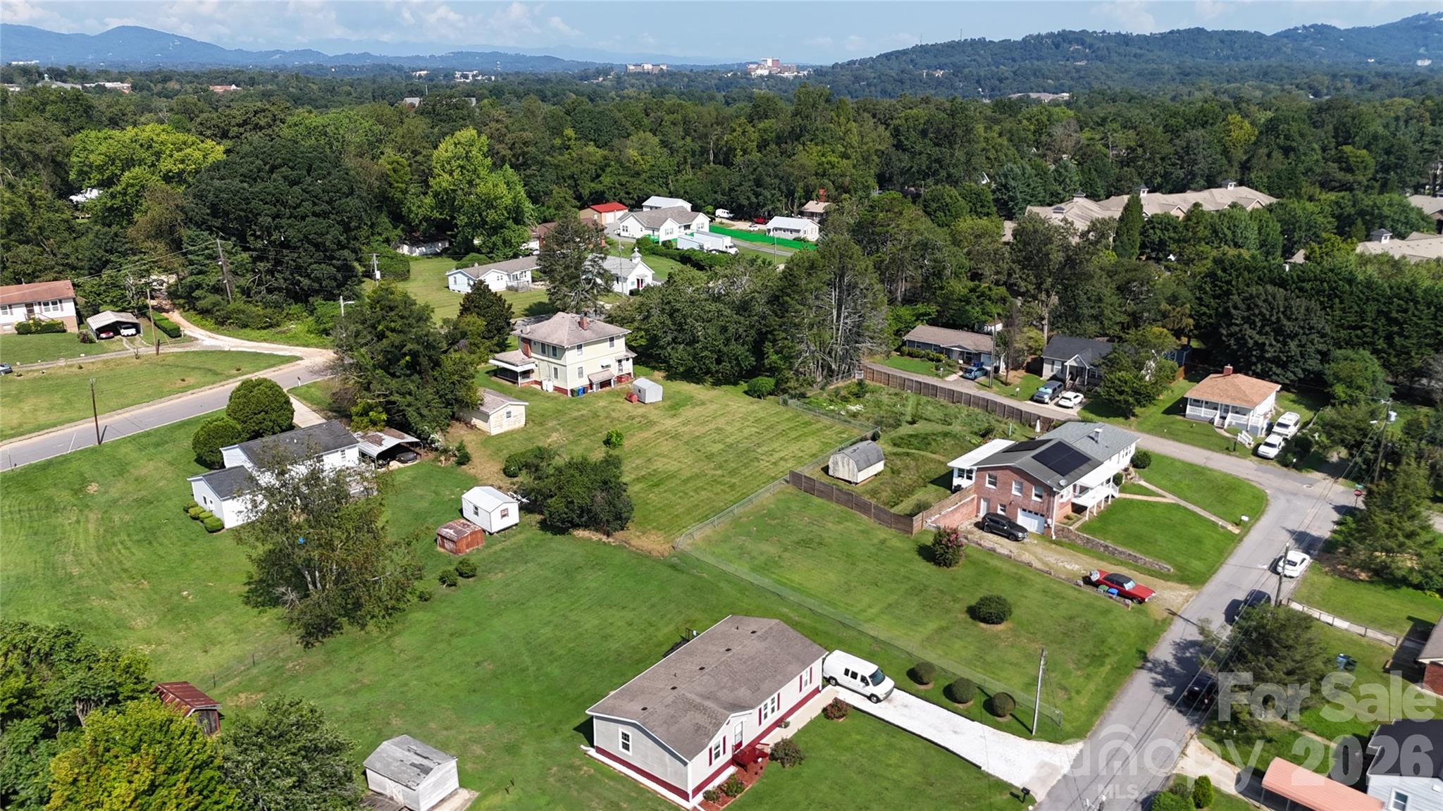 Single Family Residence at 10 Brad Street, Asheville, photo 13 of 16