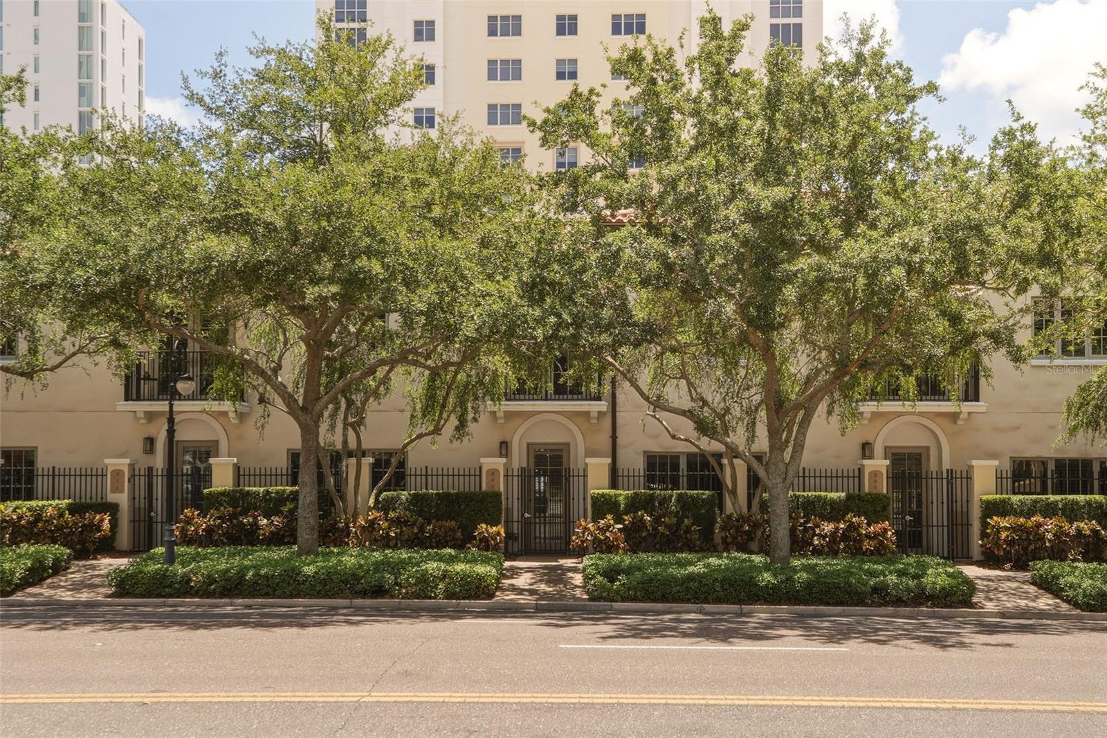 300 BEACH DR NE #309