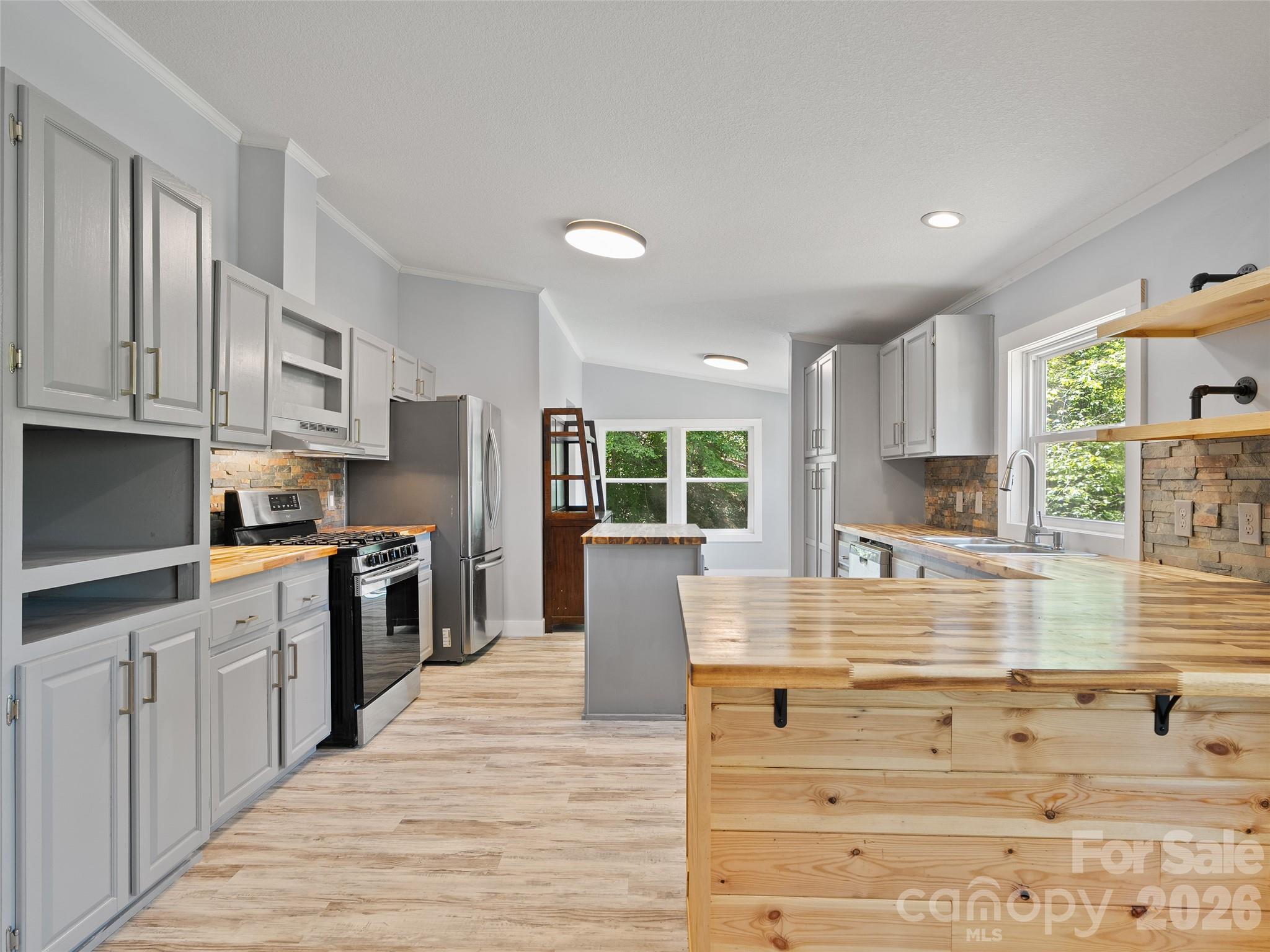 Single Family Residence at 26 Lancelot Loop, Canton, photo 10 of 33