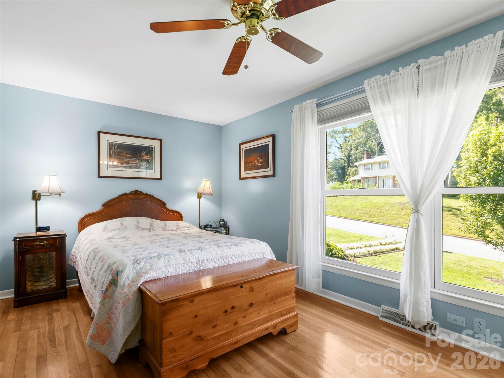 Primary bedroom - 101 Castlerock Drive, Asheville